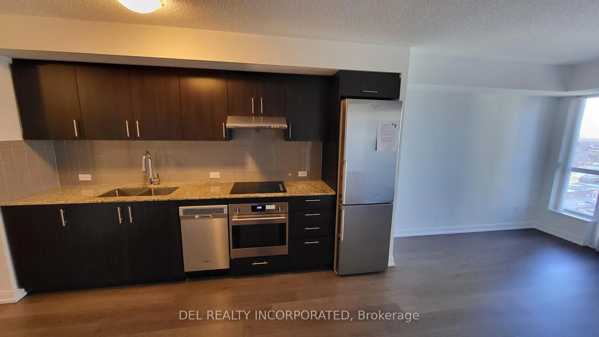 255 Village Green Square 1801, Toronto E07, On M1s 0l3