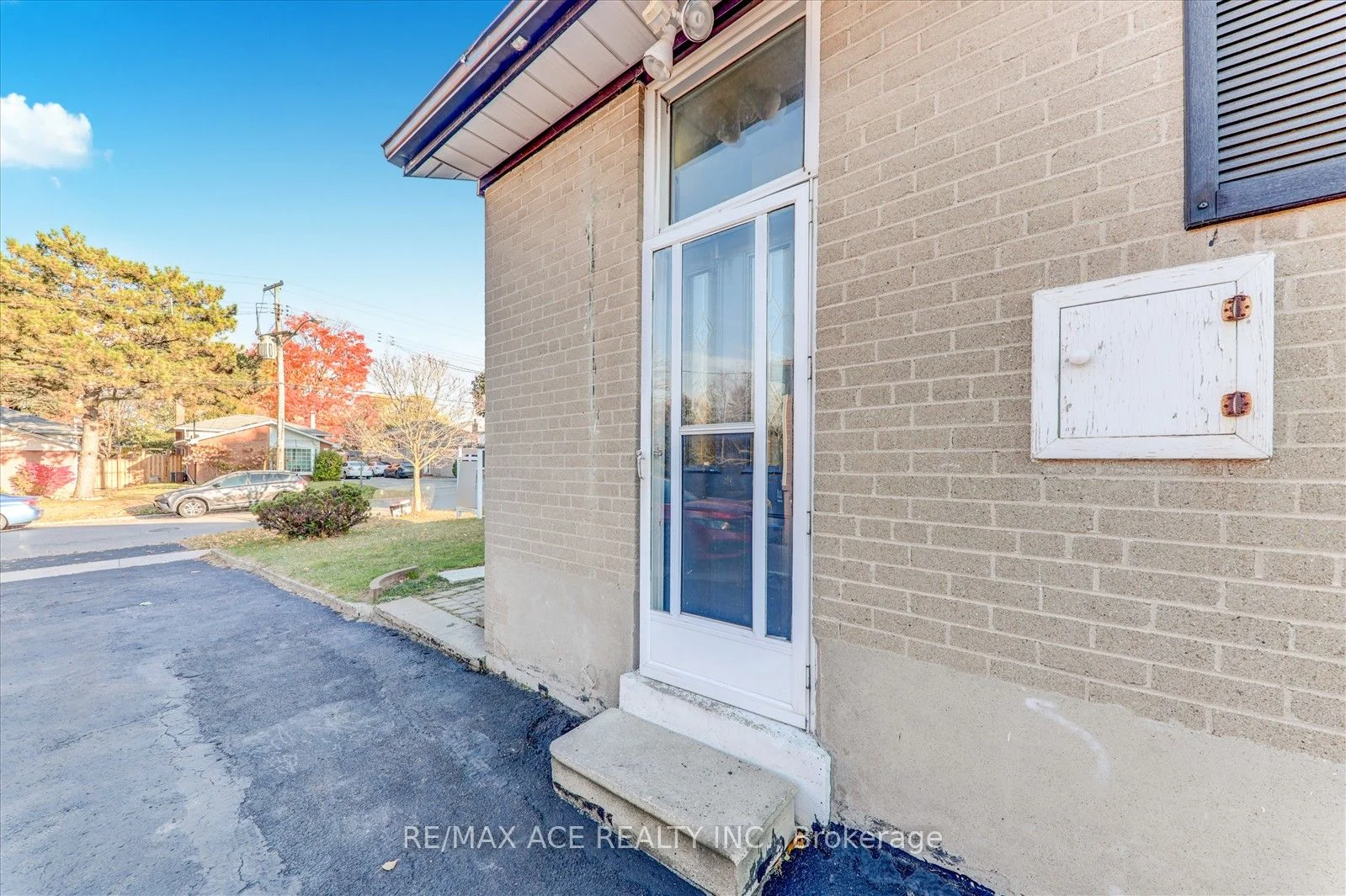 126 Porchester Drive W, Toronto E09, ON M1J 2R7