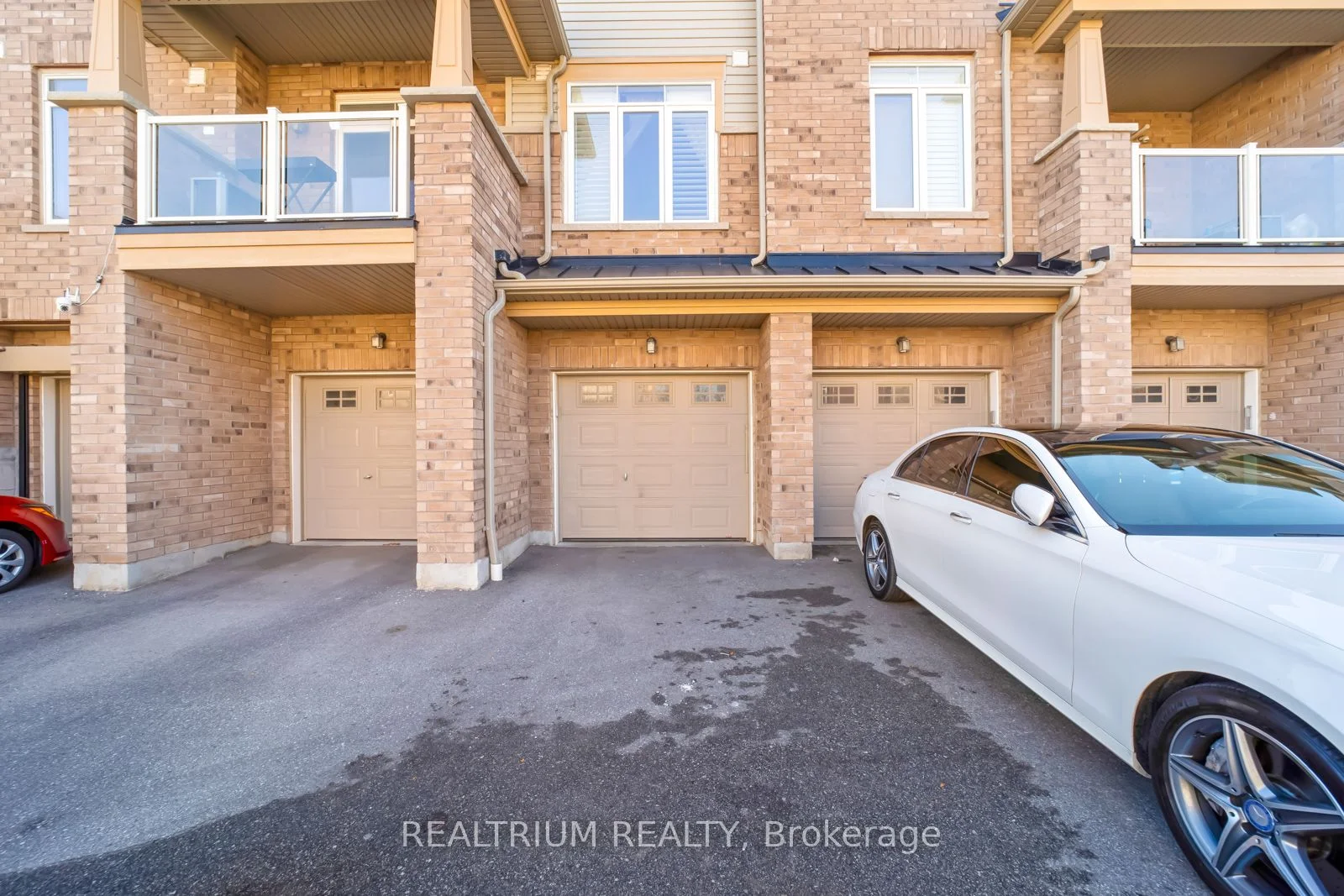 Condo Townhouse in Pickering