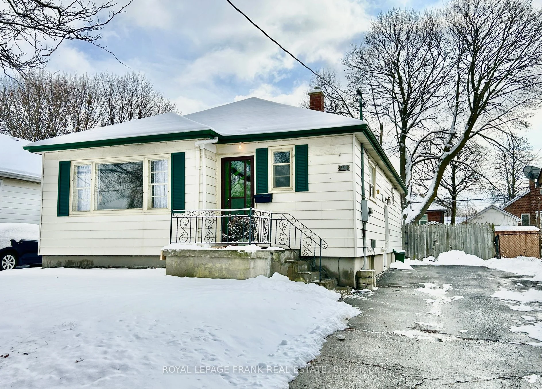 219 Greenwood Avenue, Oshawa, On L1j 1w7