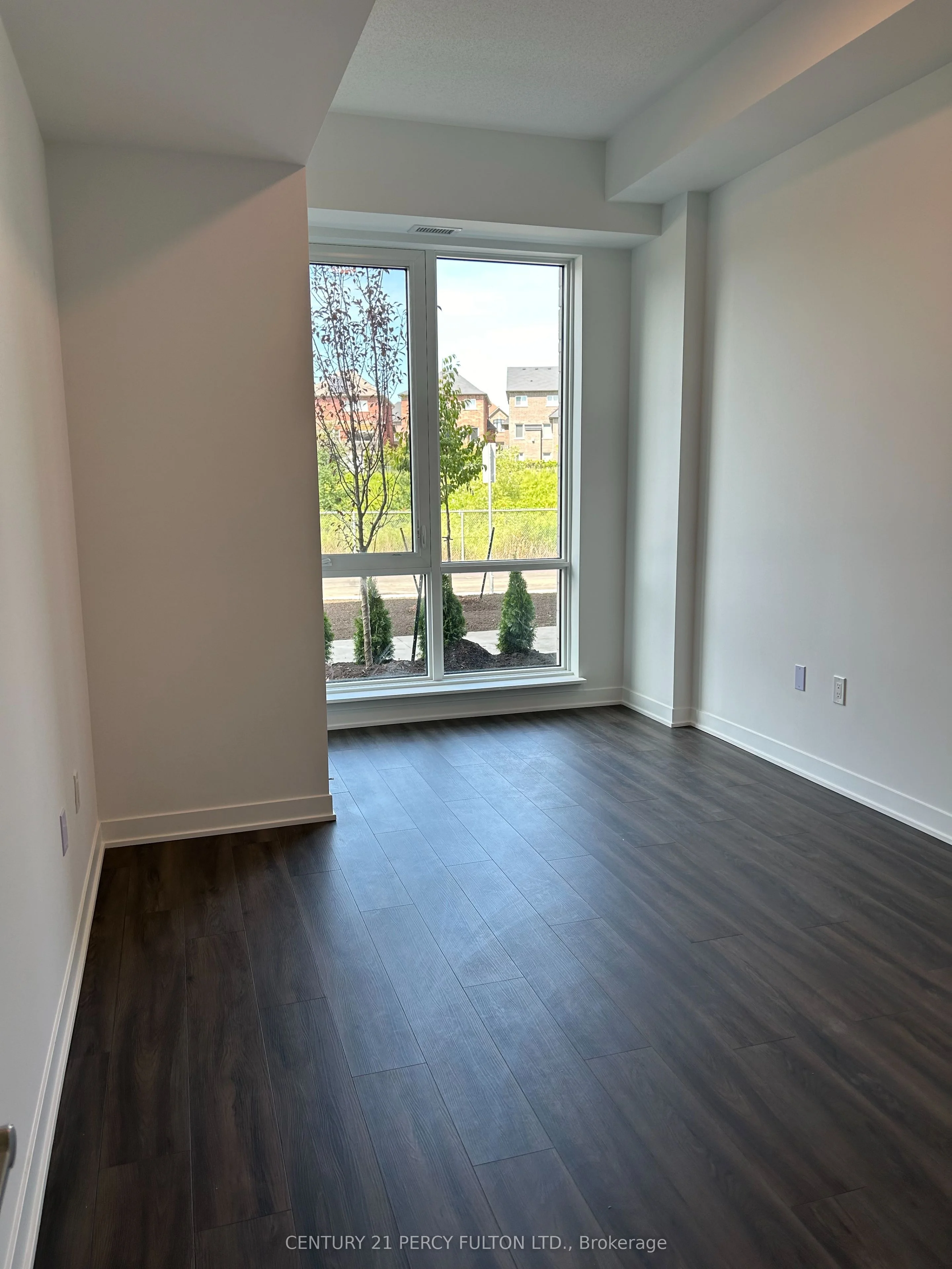 385 Artic Red Drive 110, Oshawa, ON L1L 0W9