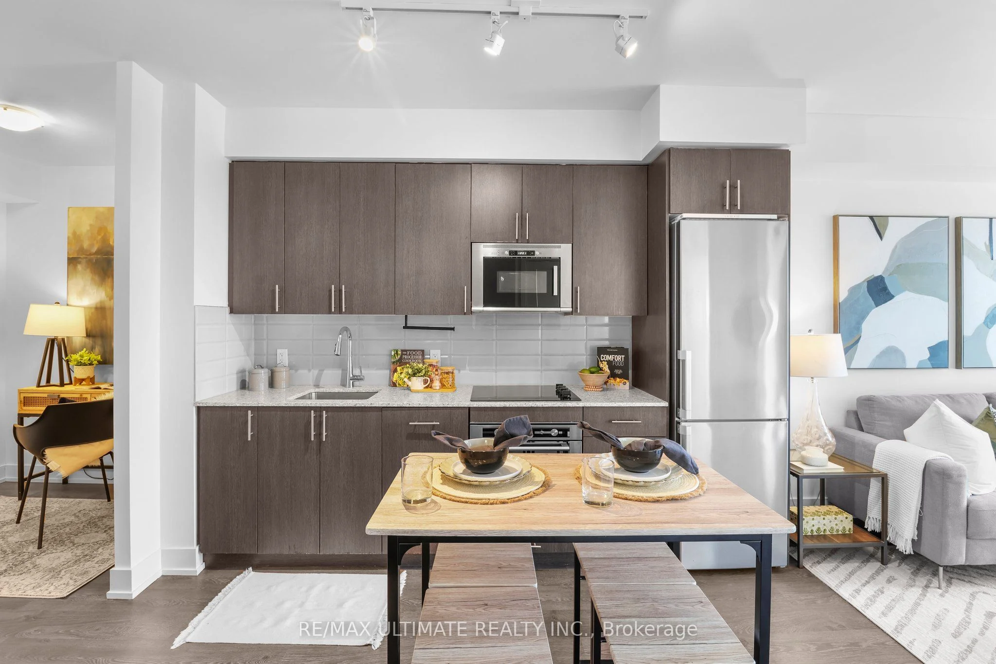 2550 Simcoe Street N 611, Oshawa, ON L1L 0R5