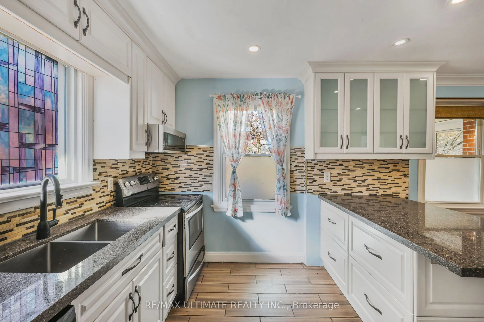 351 King Street E, Oshawa, ON L1H 1E3