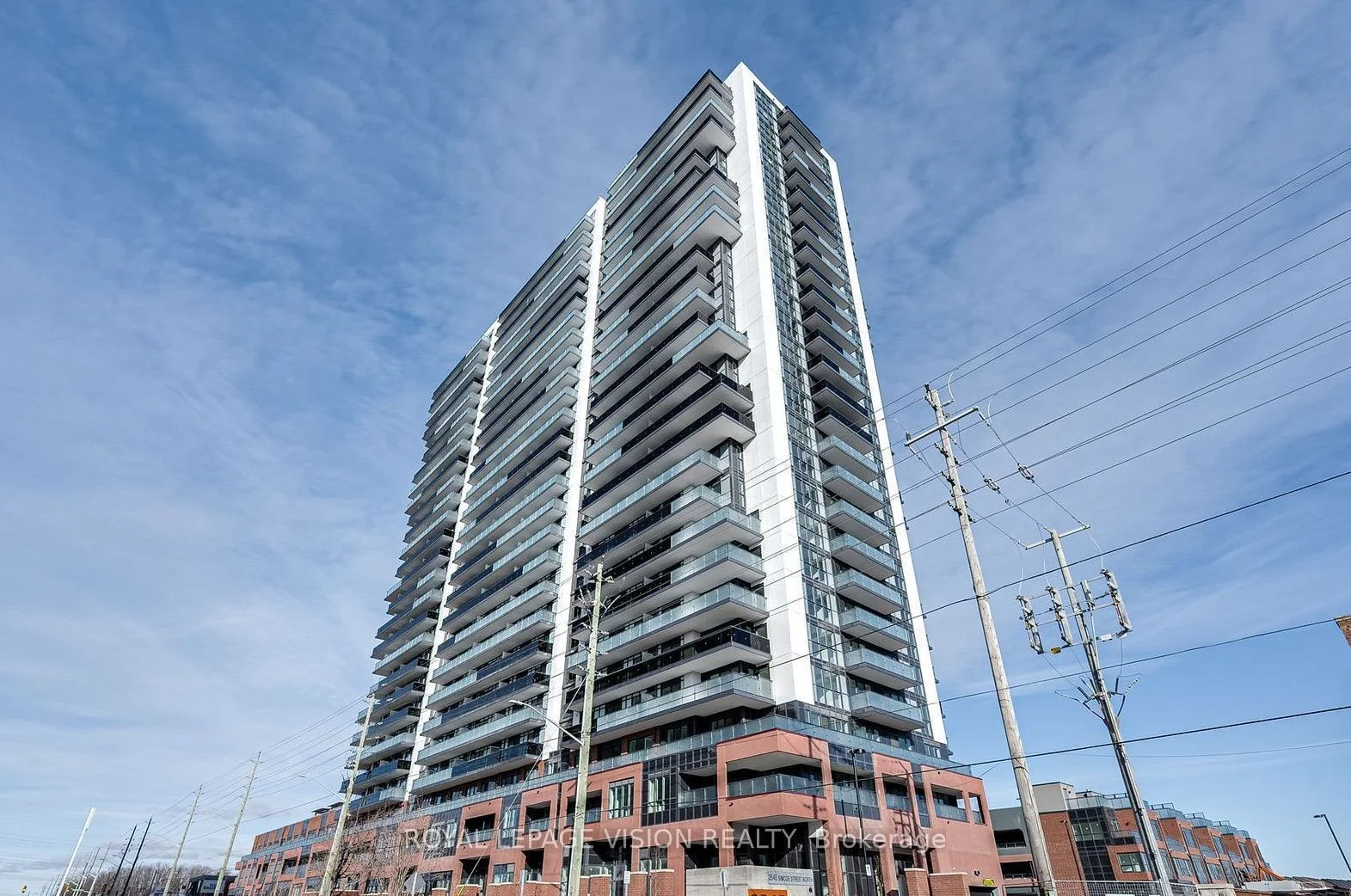Condo Apartment in Oshawa
