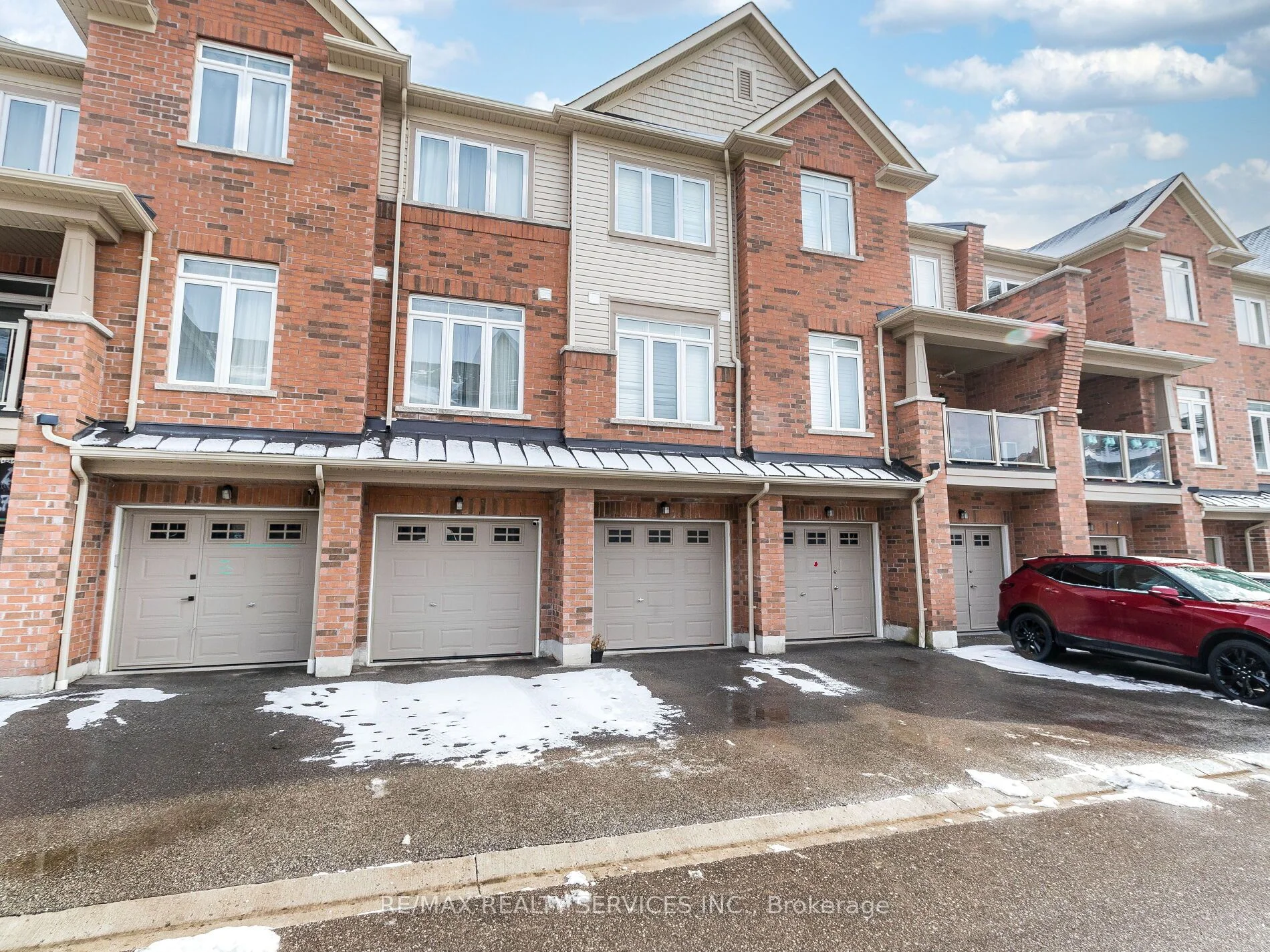 Condo Townhouse in Pickering