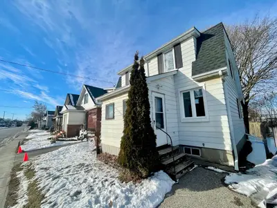 238 Adelaide Street E, Oshawa, On L1g 1z6