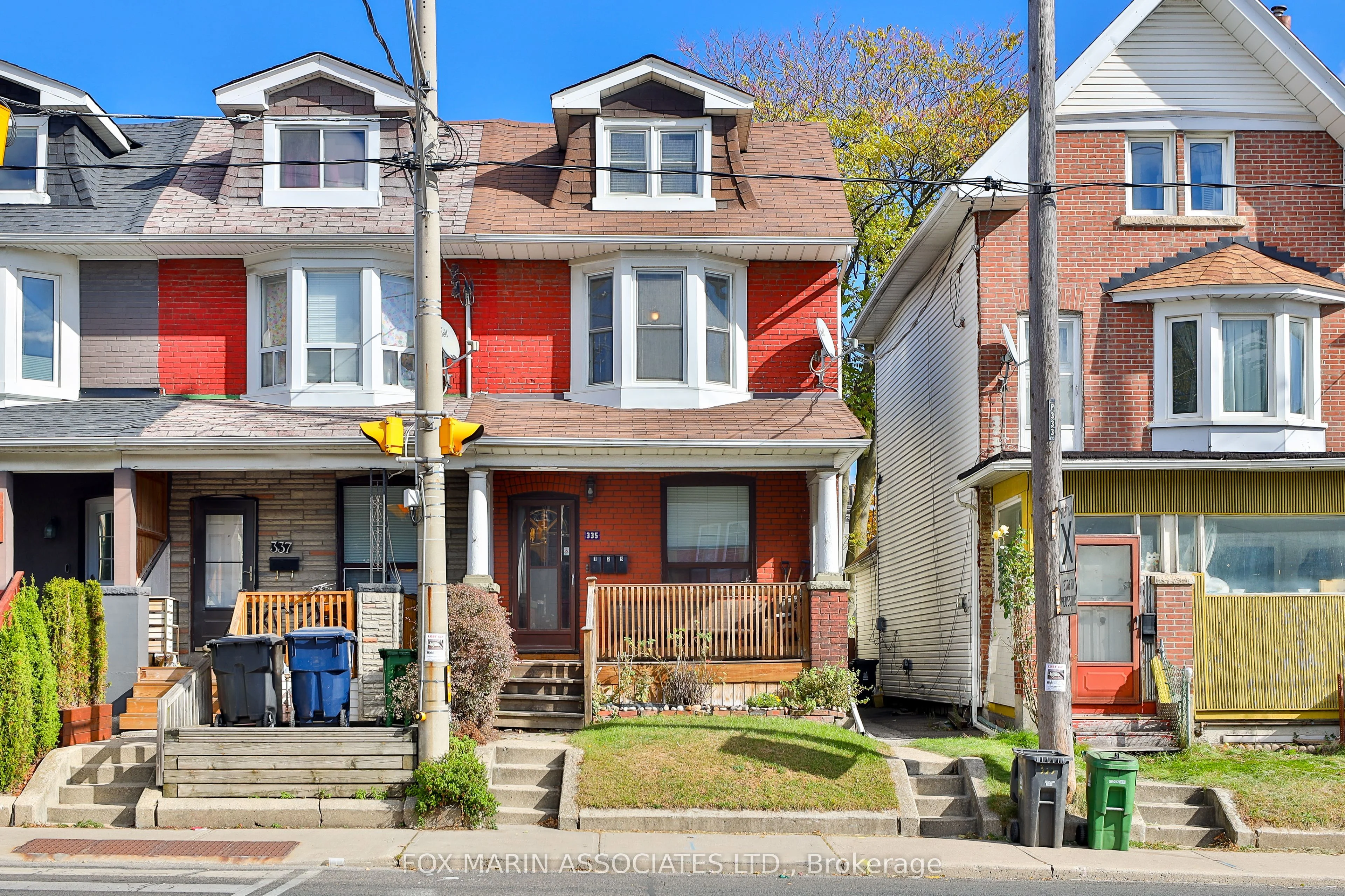 Att/Row/Townhouse in Toronto