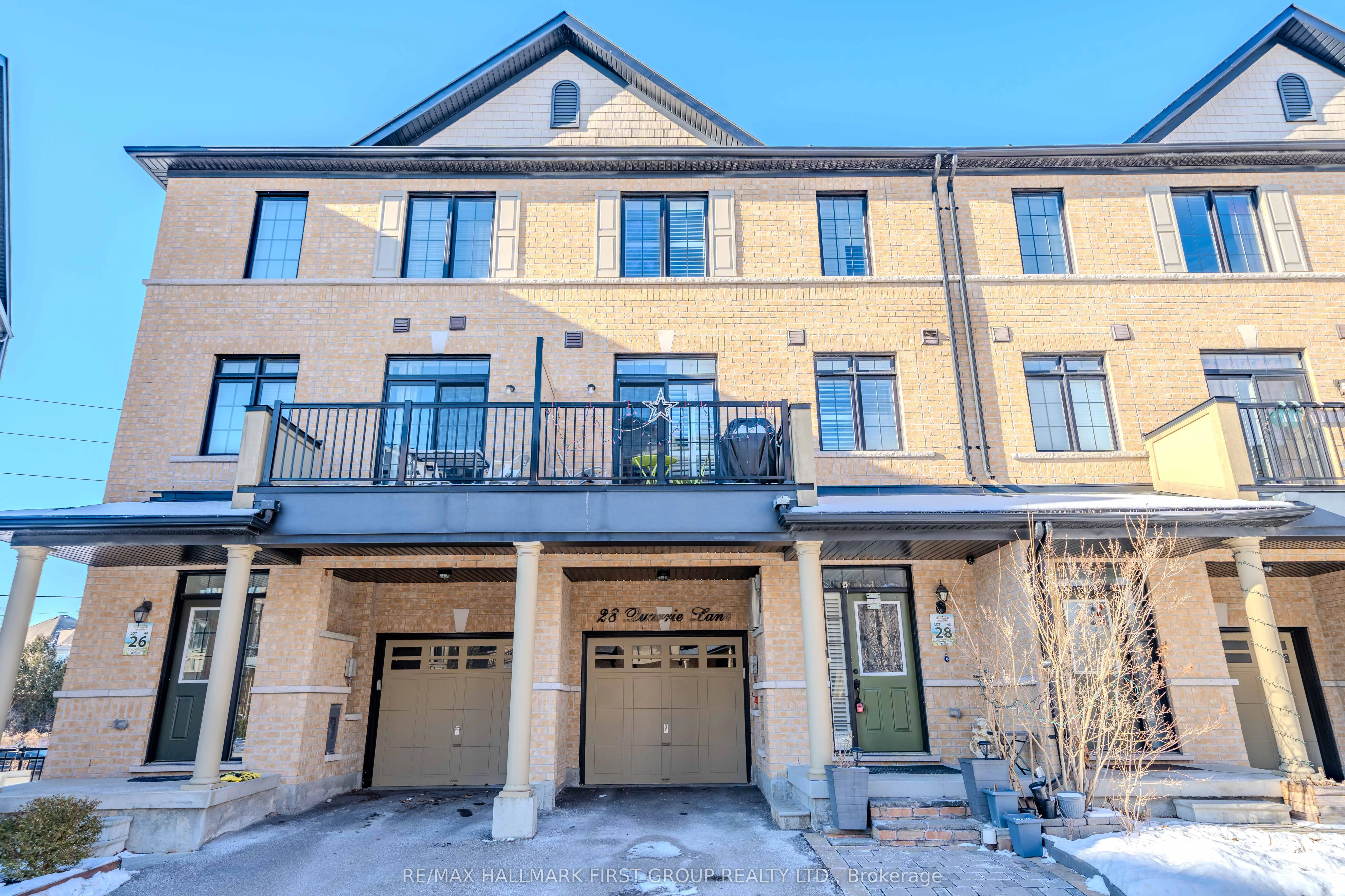 Att/Row/Townhouse in Ajax