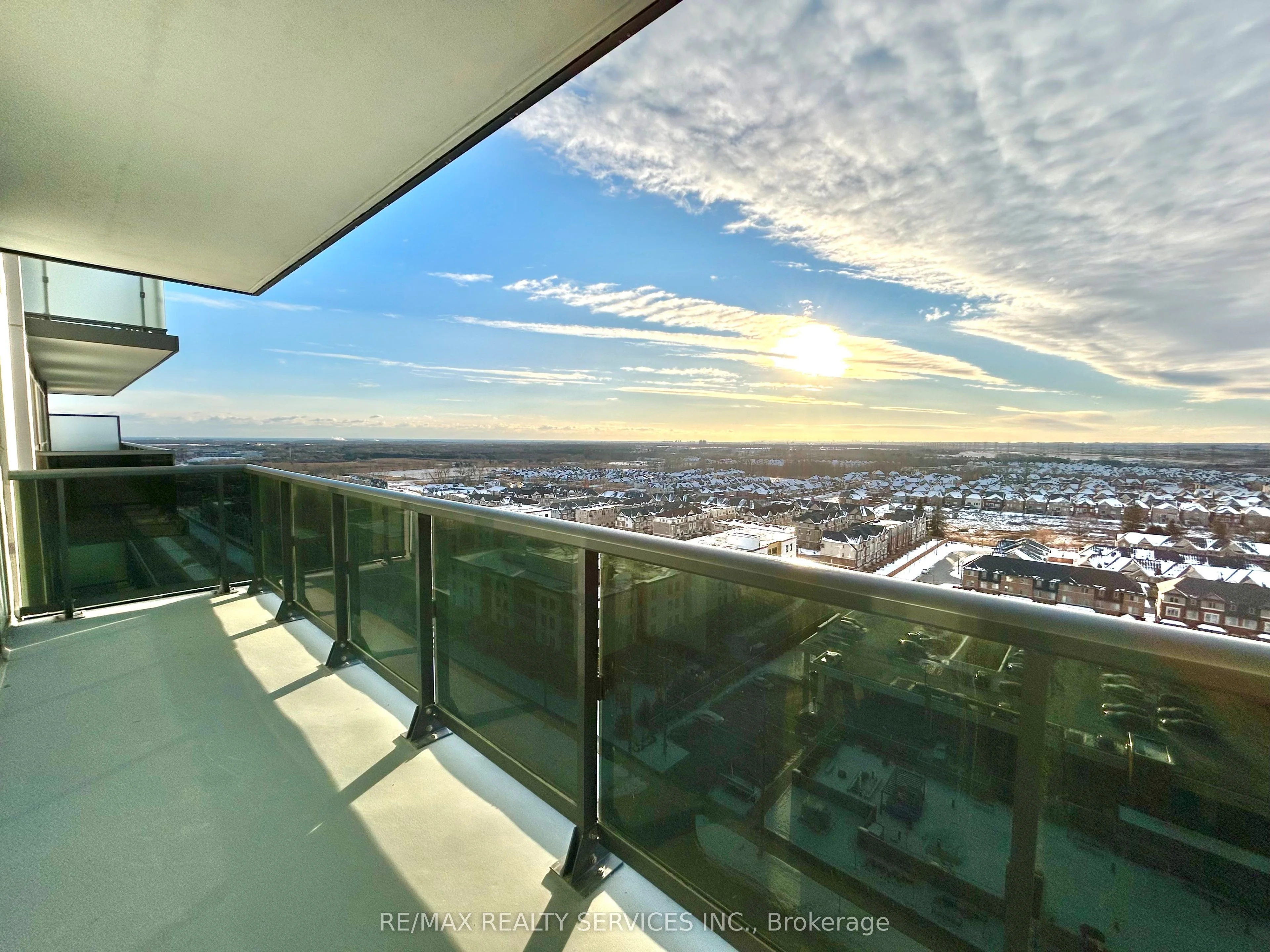 Condo Apartment in Oshawa