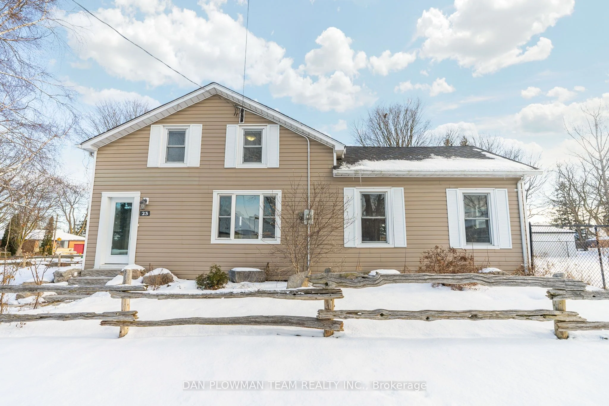 Detached in Scugog