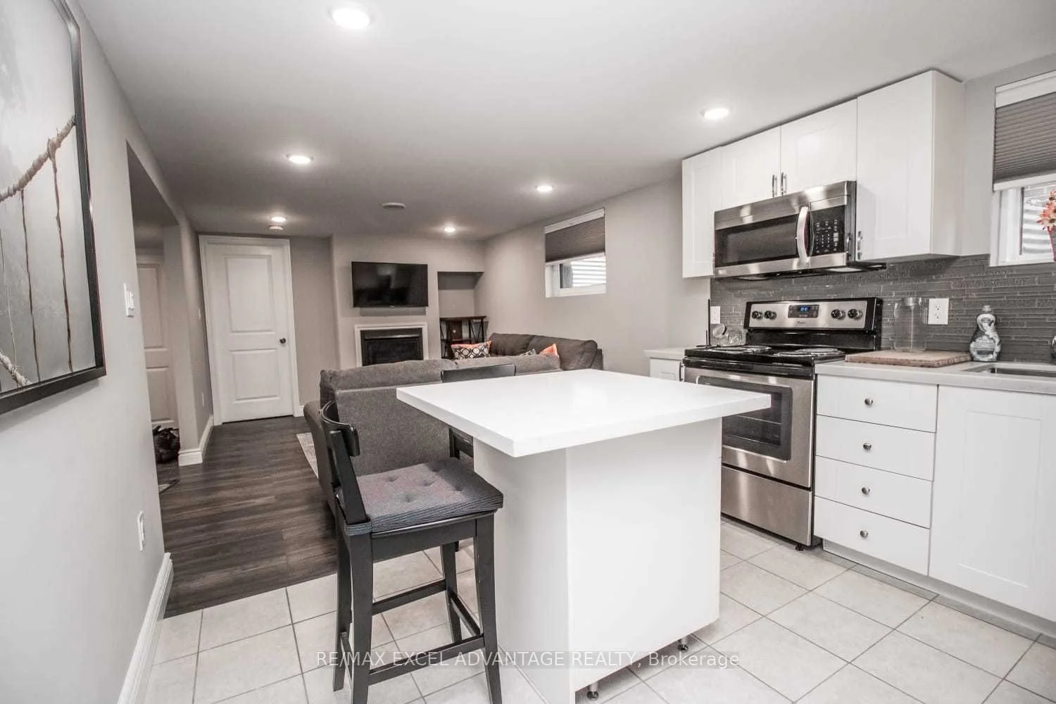 269 Surrey Drive Lower, Oshawa, On L1g 6g8