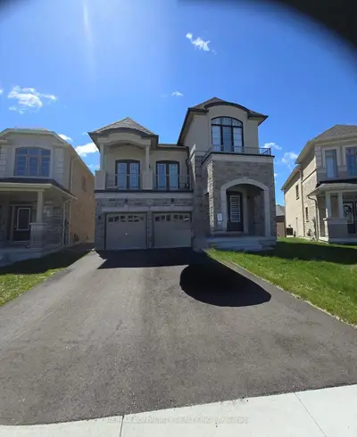 Detached in Oshawa