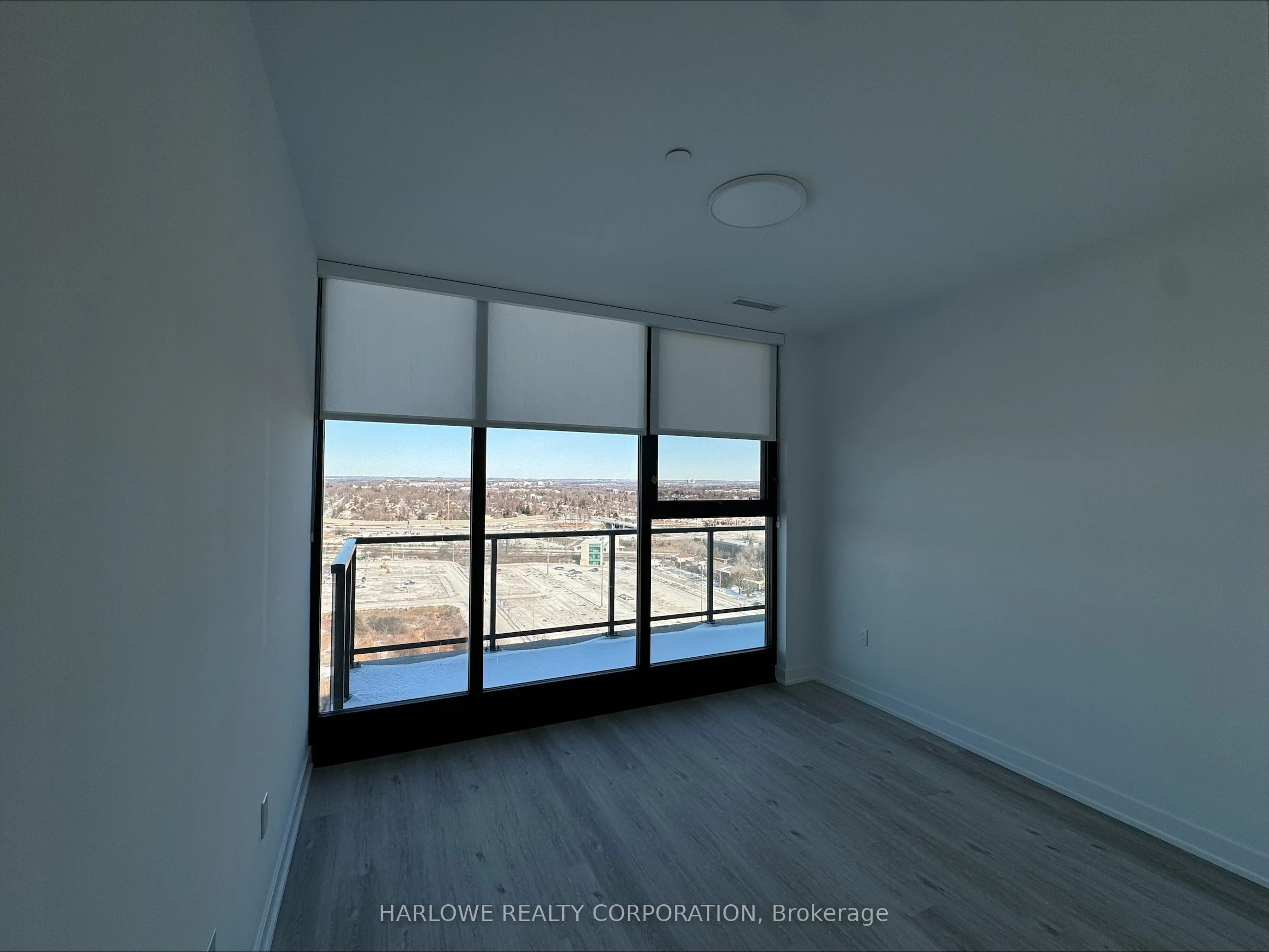 1606 Charles Street PH1805, Whitby, ON L1N 0P1