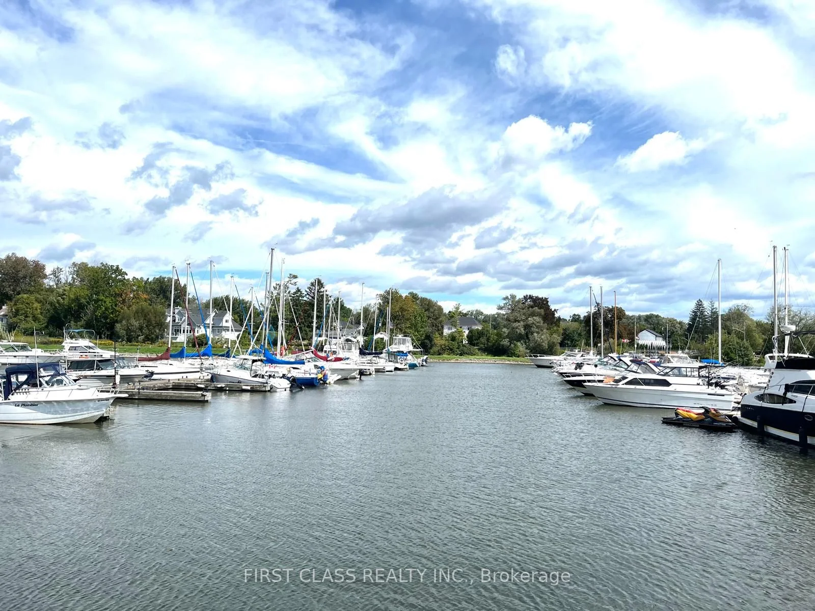 50 Lakebreeze Drive 311, Clarington, ON L1B 1N4