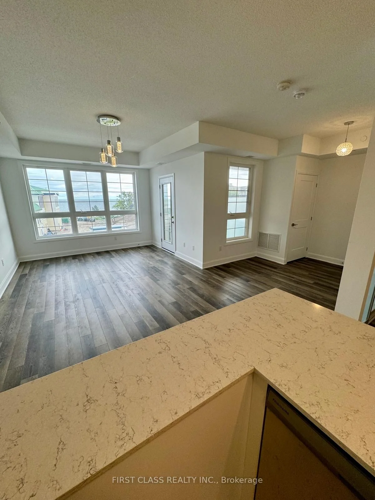 Condo Apartment in Clarington