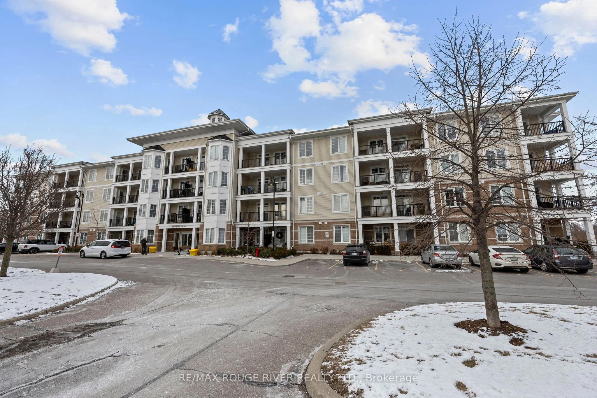 Condo Apartment in Clarington