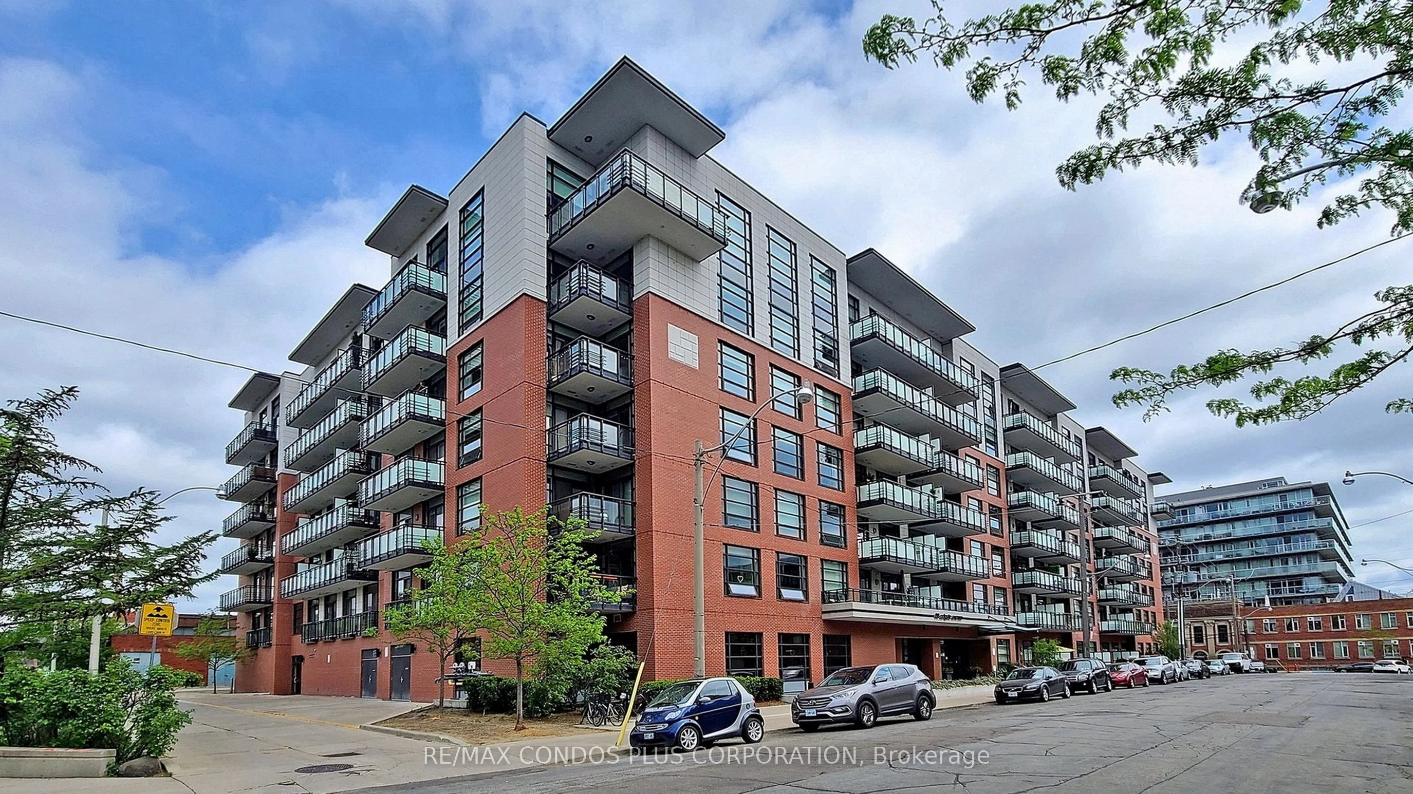 Condo Apartment in Toronto
