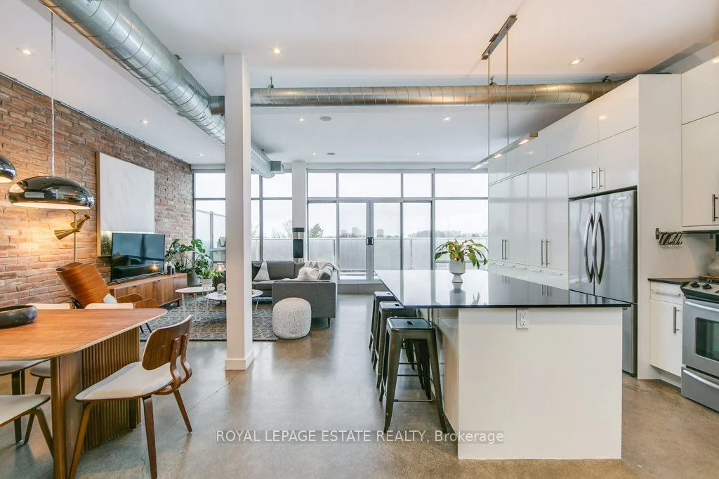 Condo Apartment in Toronto