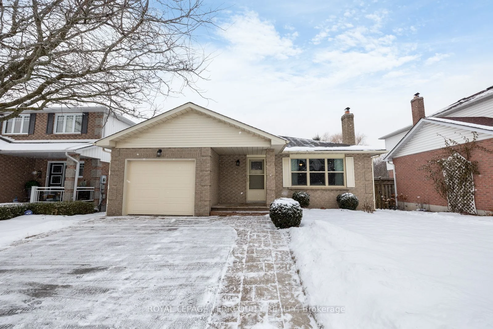 193 Overbank Drive, Oshawa, On L1j 7w9