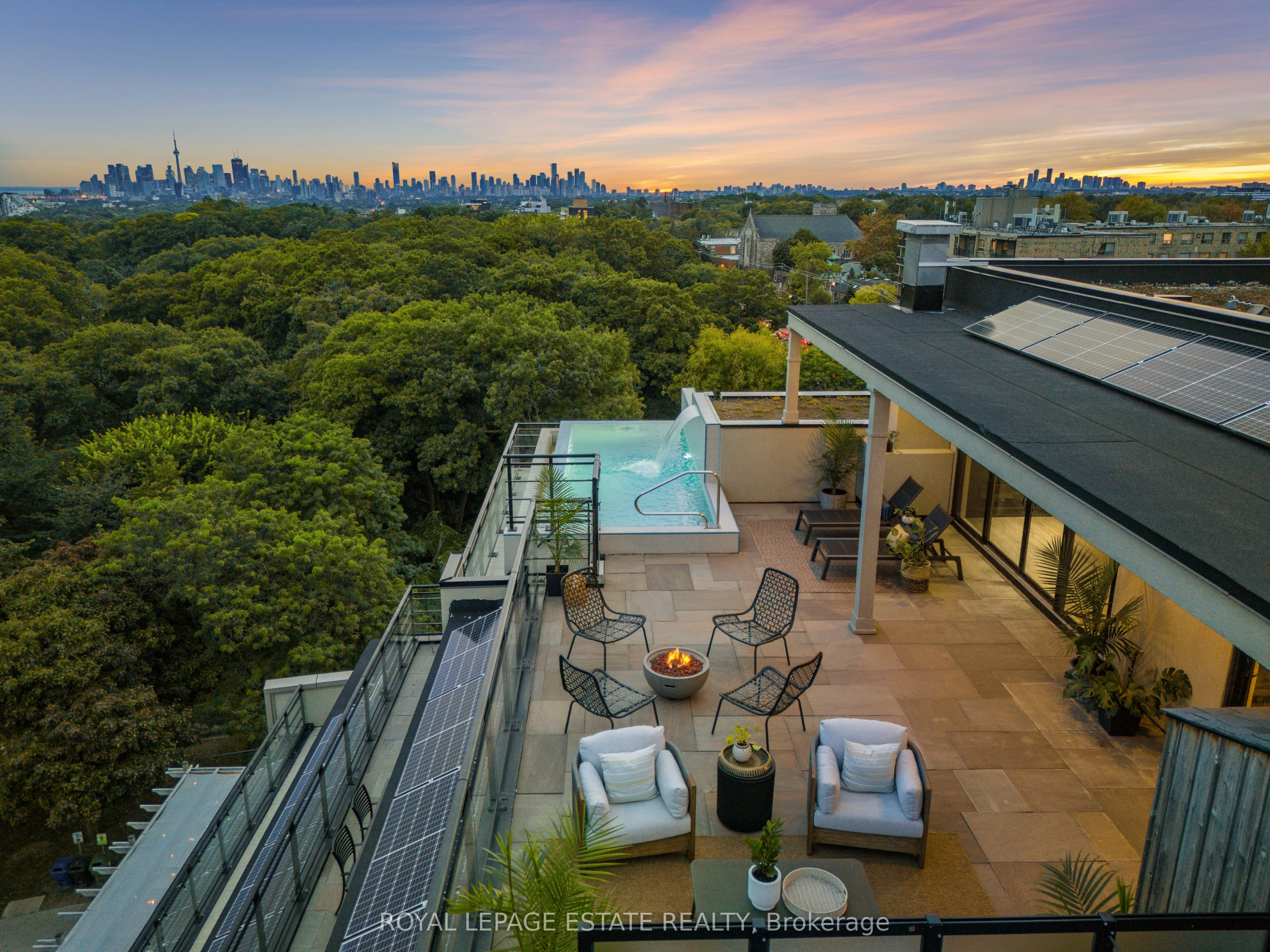 Condo Apartment in Toronto