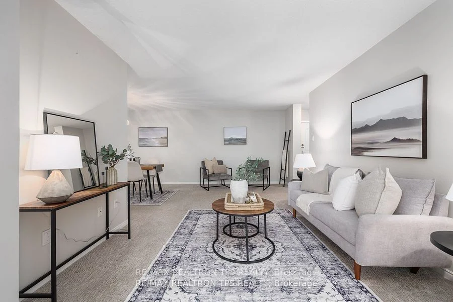 Condo Apartment in Ajax