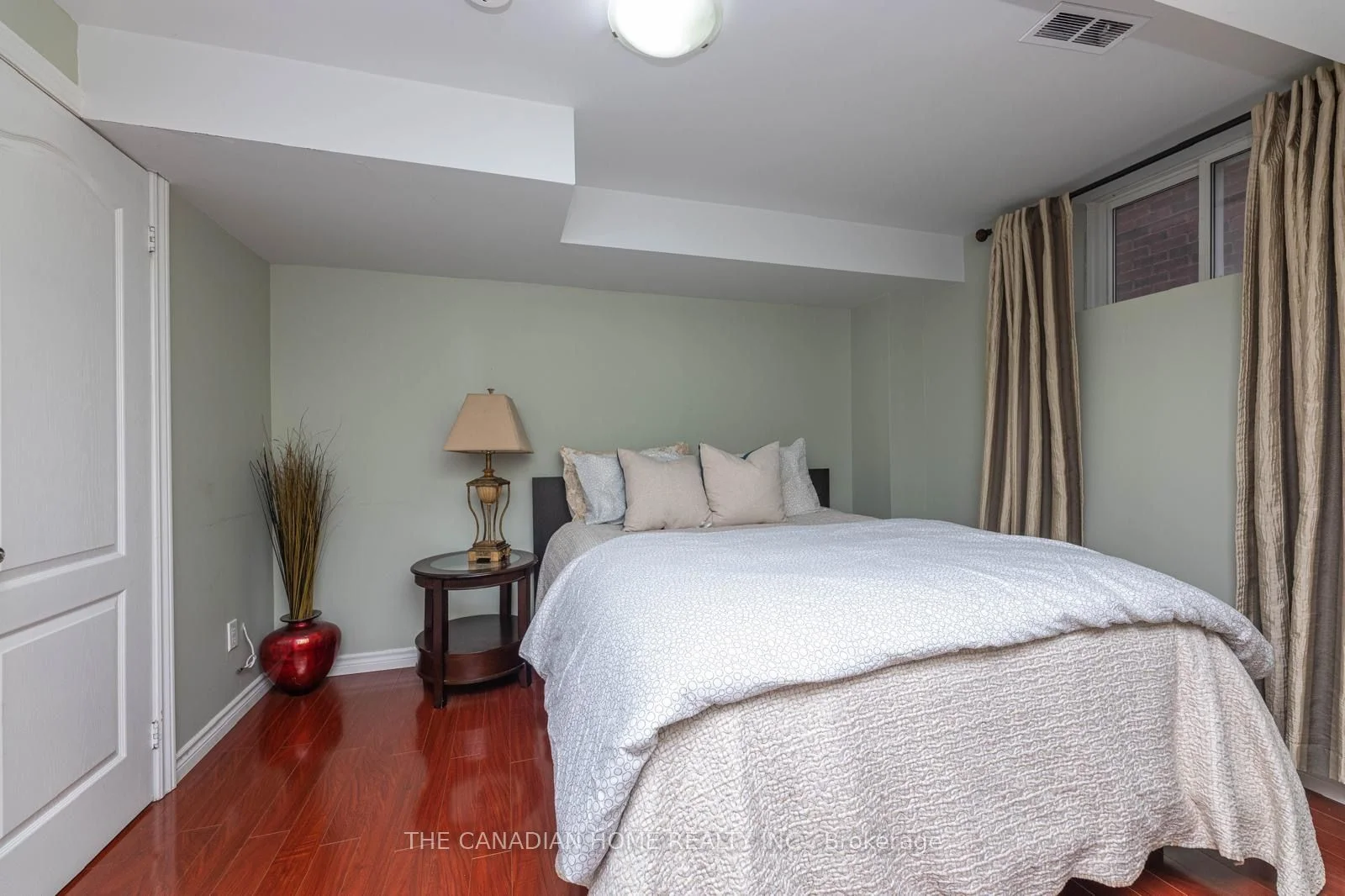 21 DENBURY Court BSMNT, Whitby, ON L1M 2N9