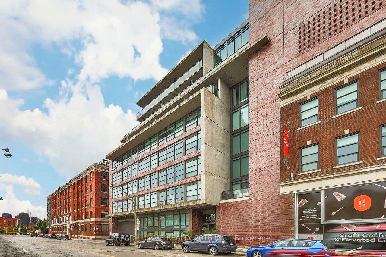 Condo Apartment in Toronto