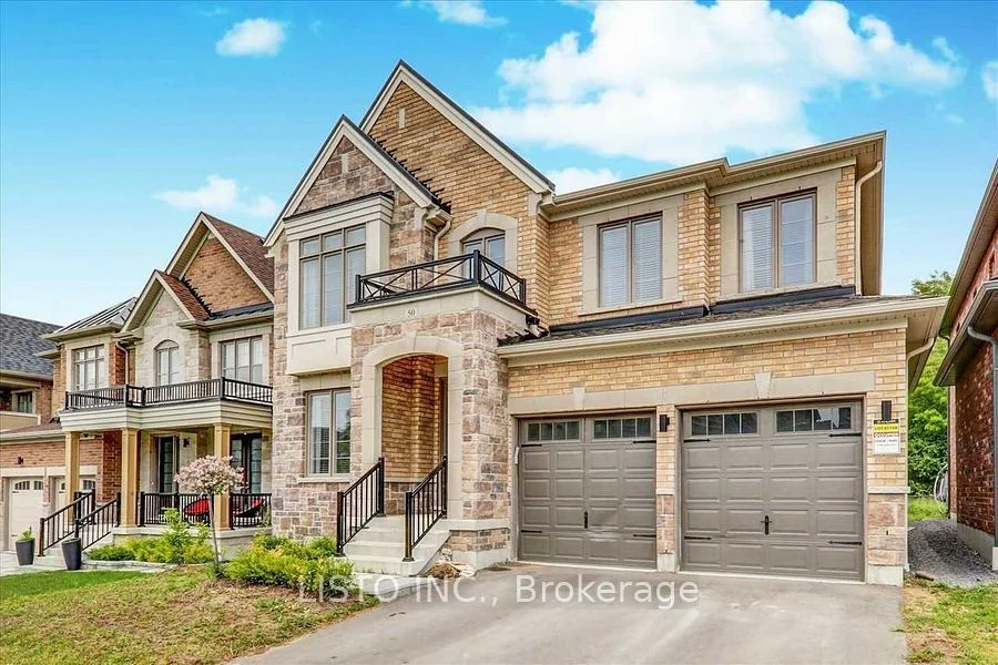 Detached in Whitby