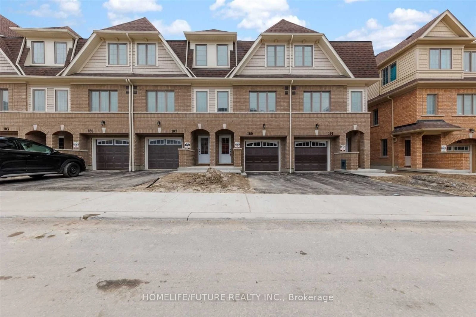 189 Royal Northern Path, Oshawa, ON L1L 0R6