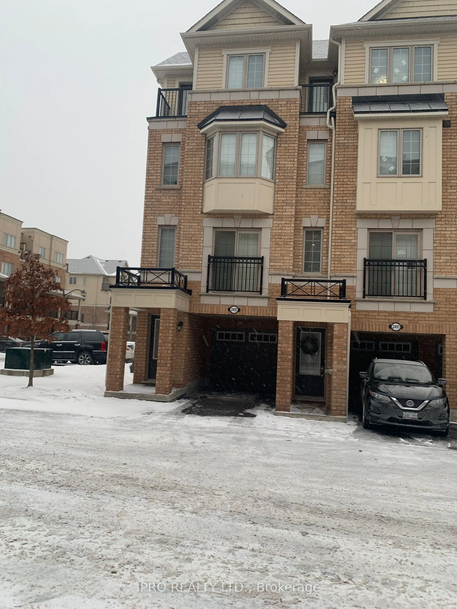 Condo Townhouse in Oshawa