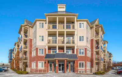 84 Aspen Springs Drive 312, Clarington, On L1c 0v3