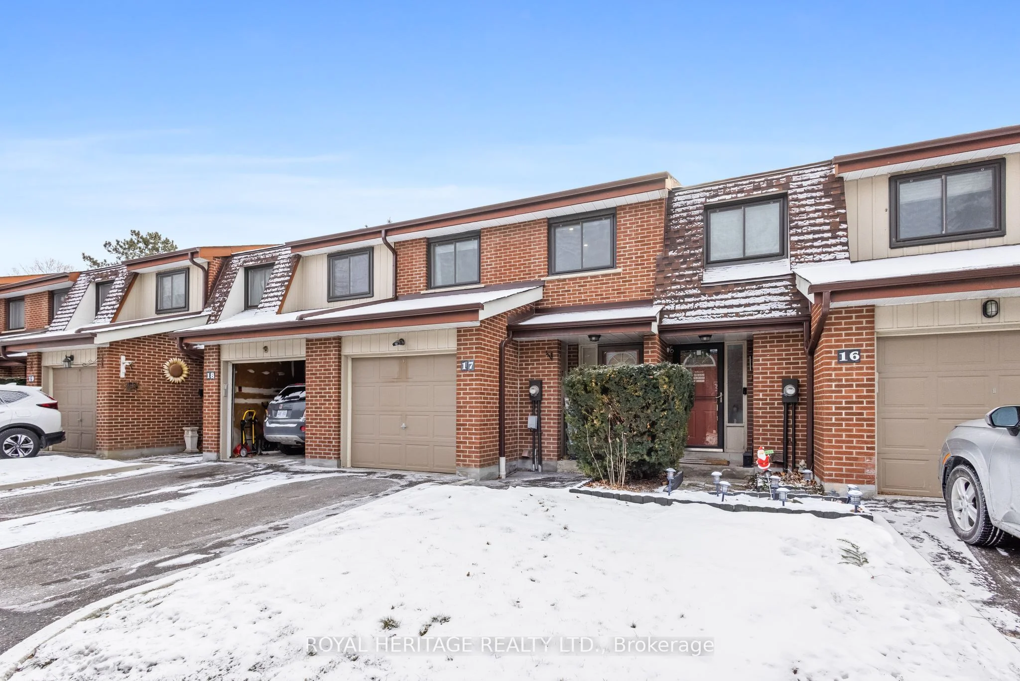 Condo Townhouse in Whitby