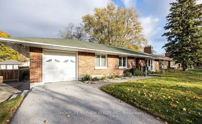 Detached in Oshawa
