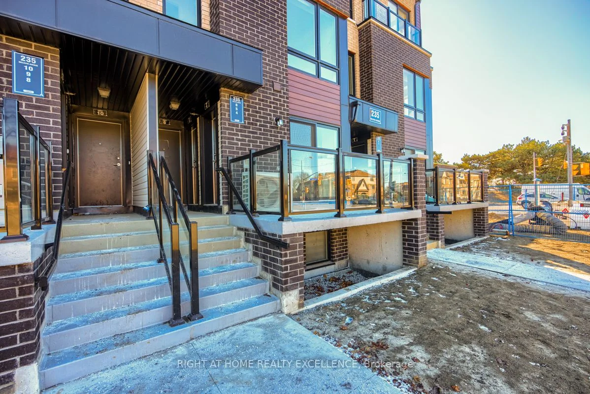 Condo Townhouse in Toronto