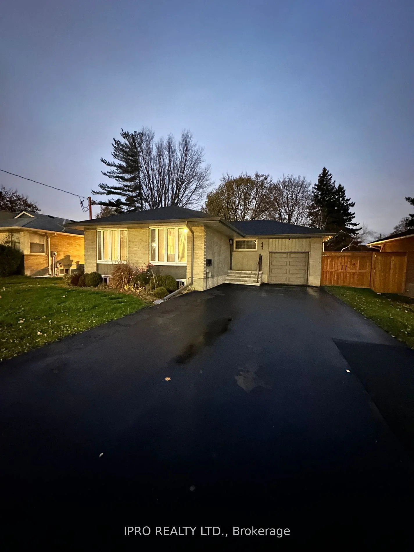 442 Rossland Street W Main, Oshawa, On L1j 3g8