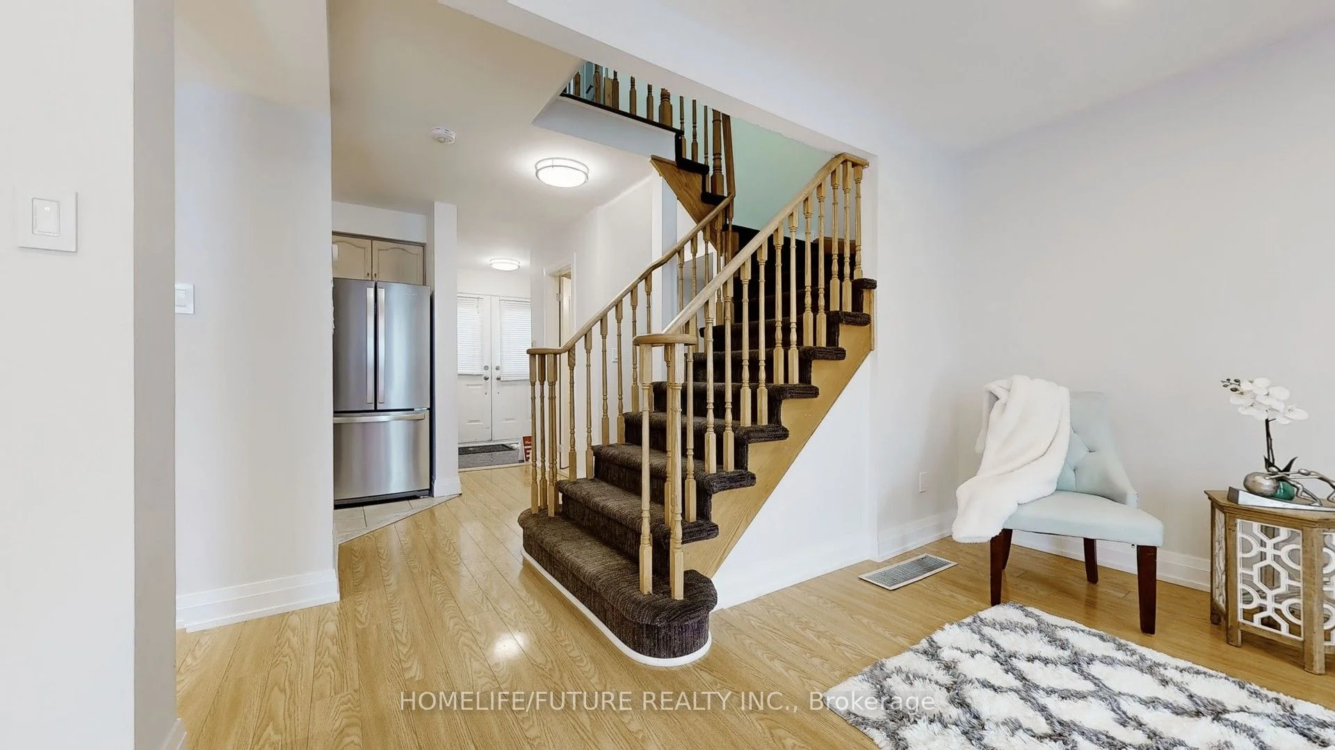 1563 Nipissing Court, Pickering, ON L1V 6T9