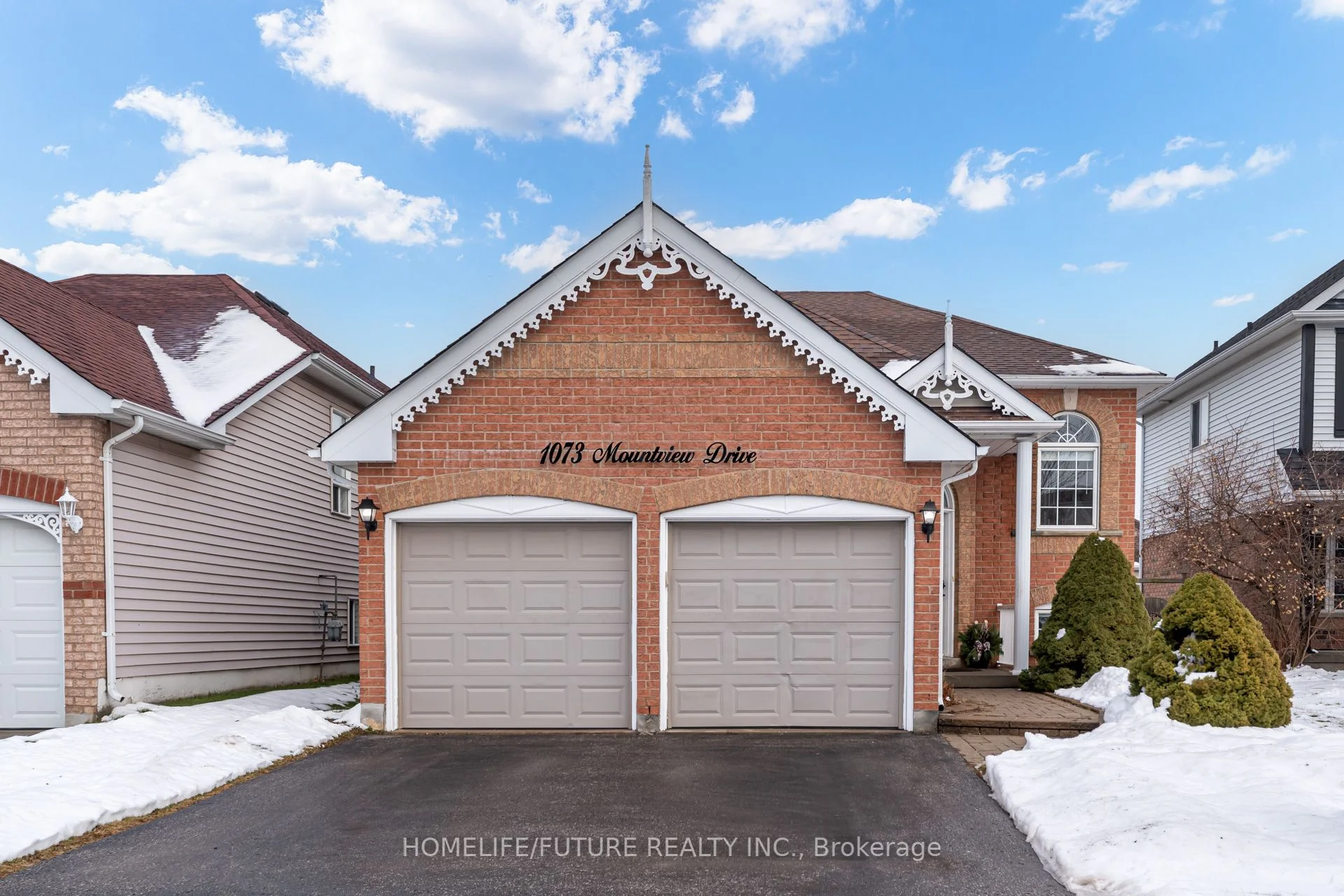 Detached in Oshawa
