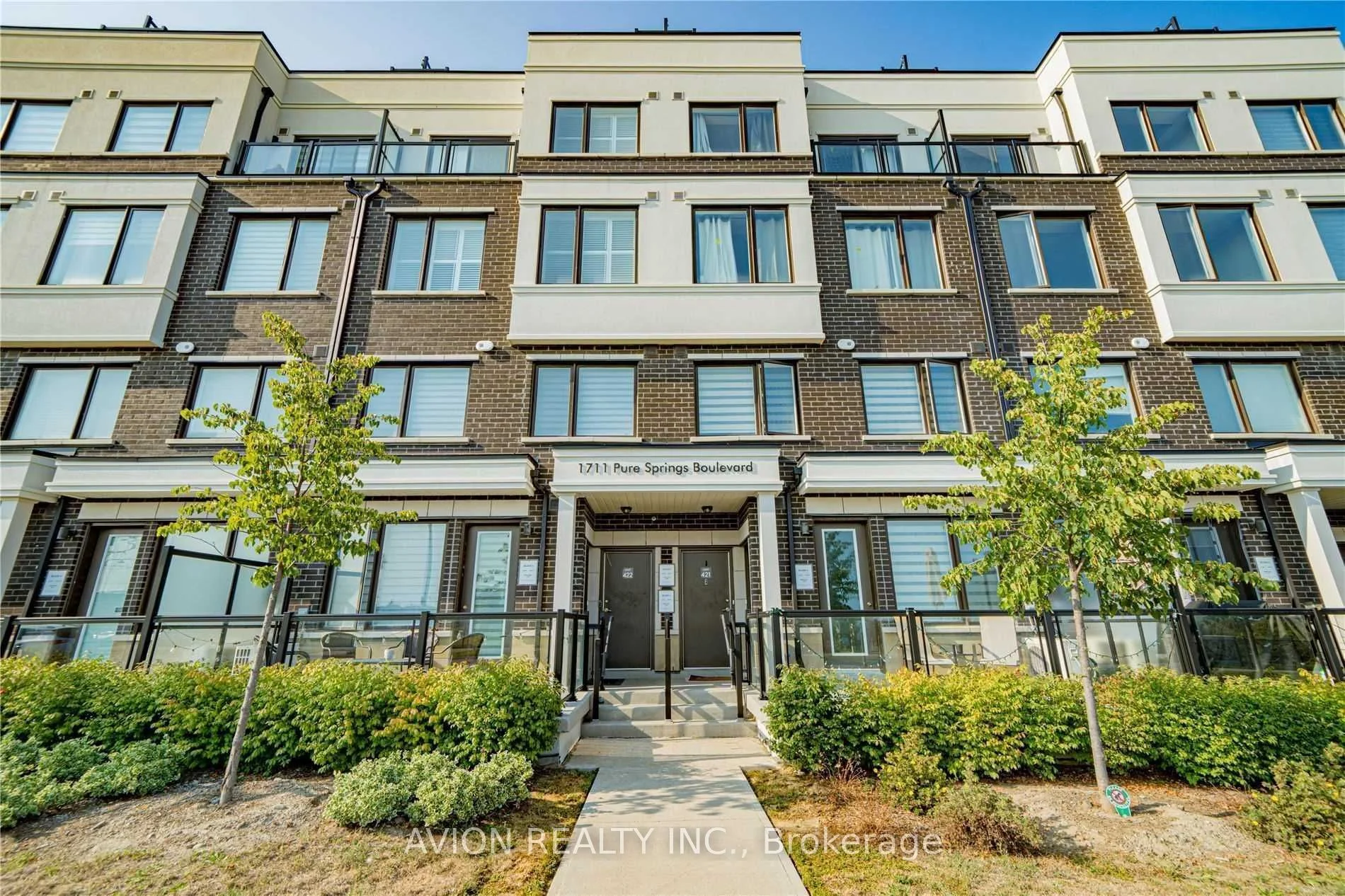 Condo Townhouse in Pickering