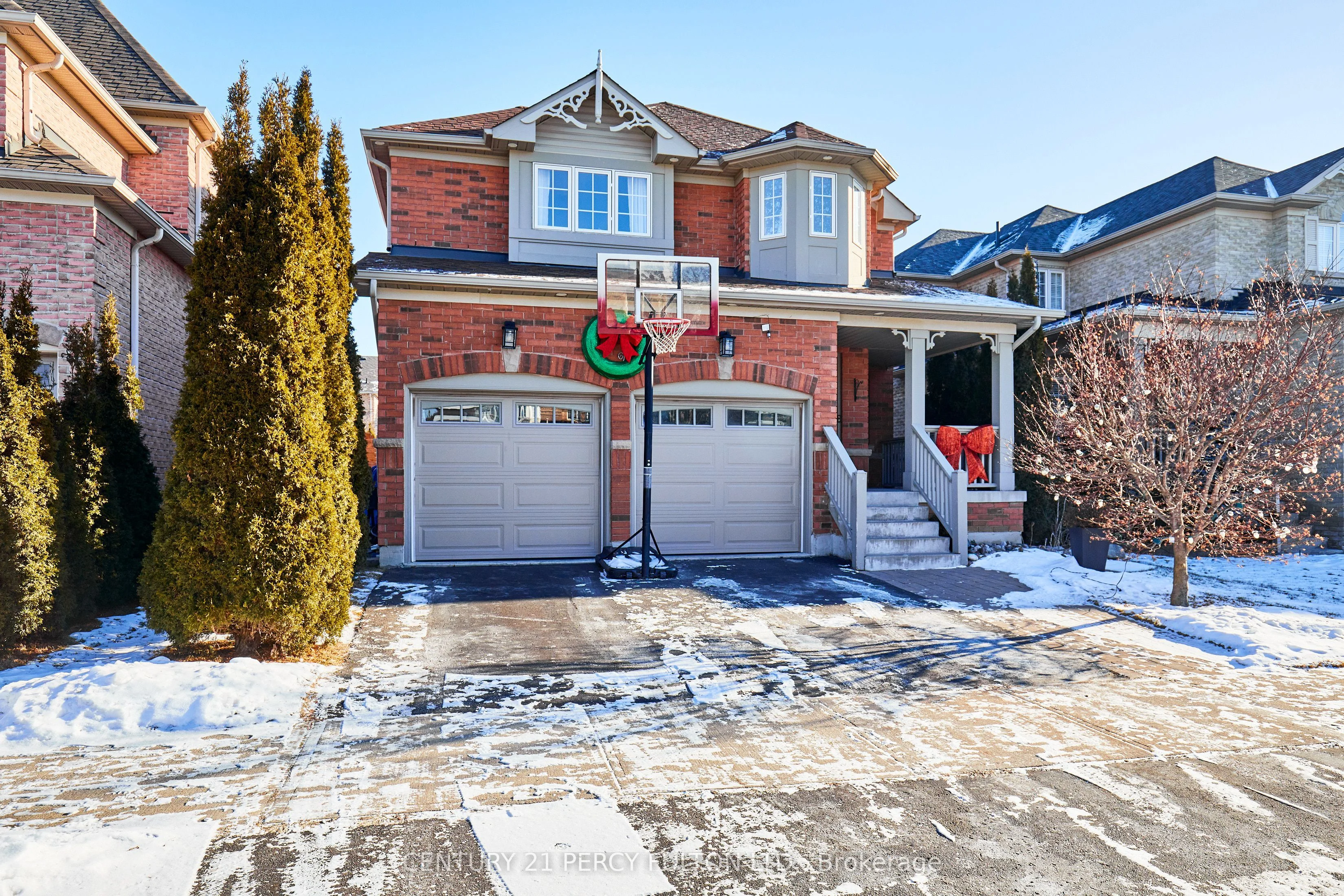 Detached in Whitby