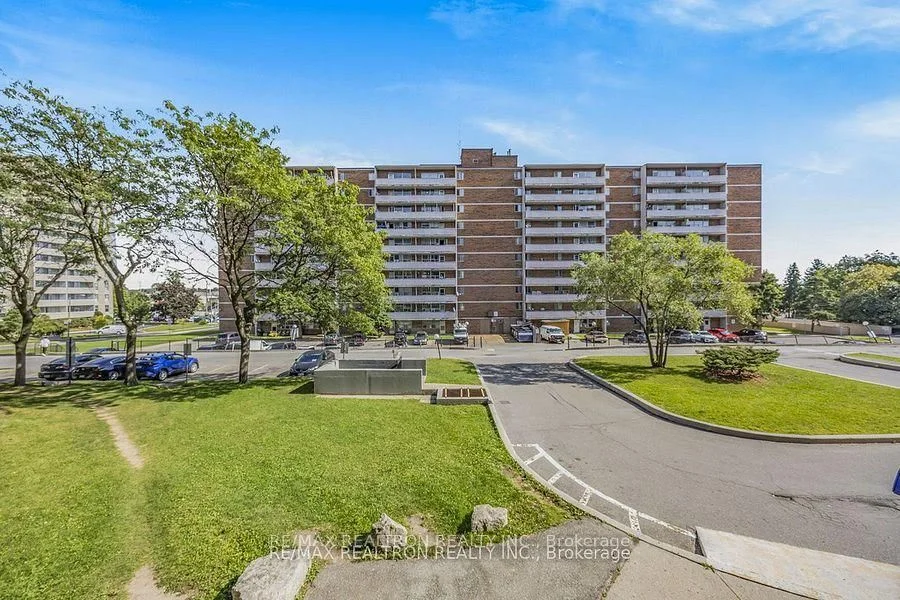 5 Glamorgan Avenue 614, Toronto E04, On M1p 4p1