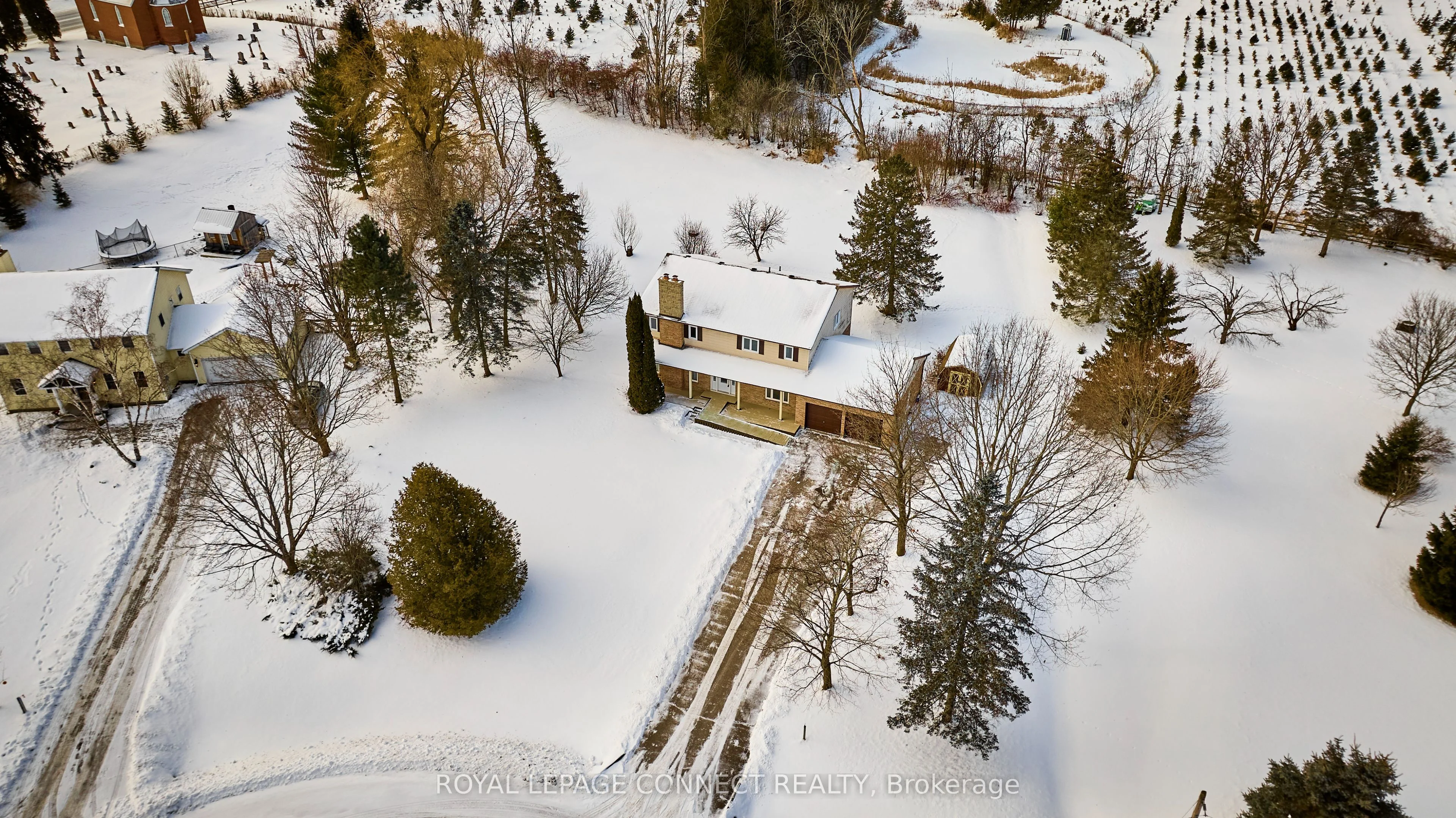 Detached in Scugog