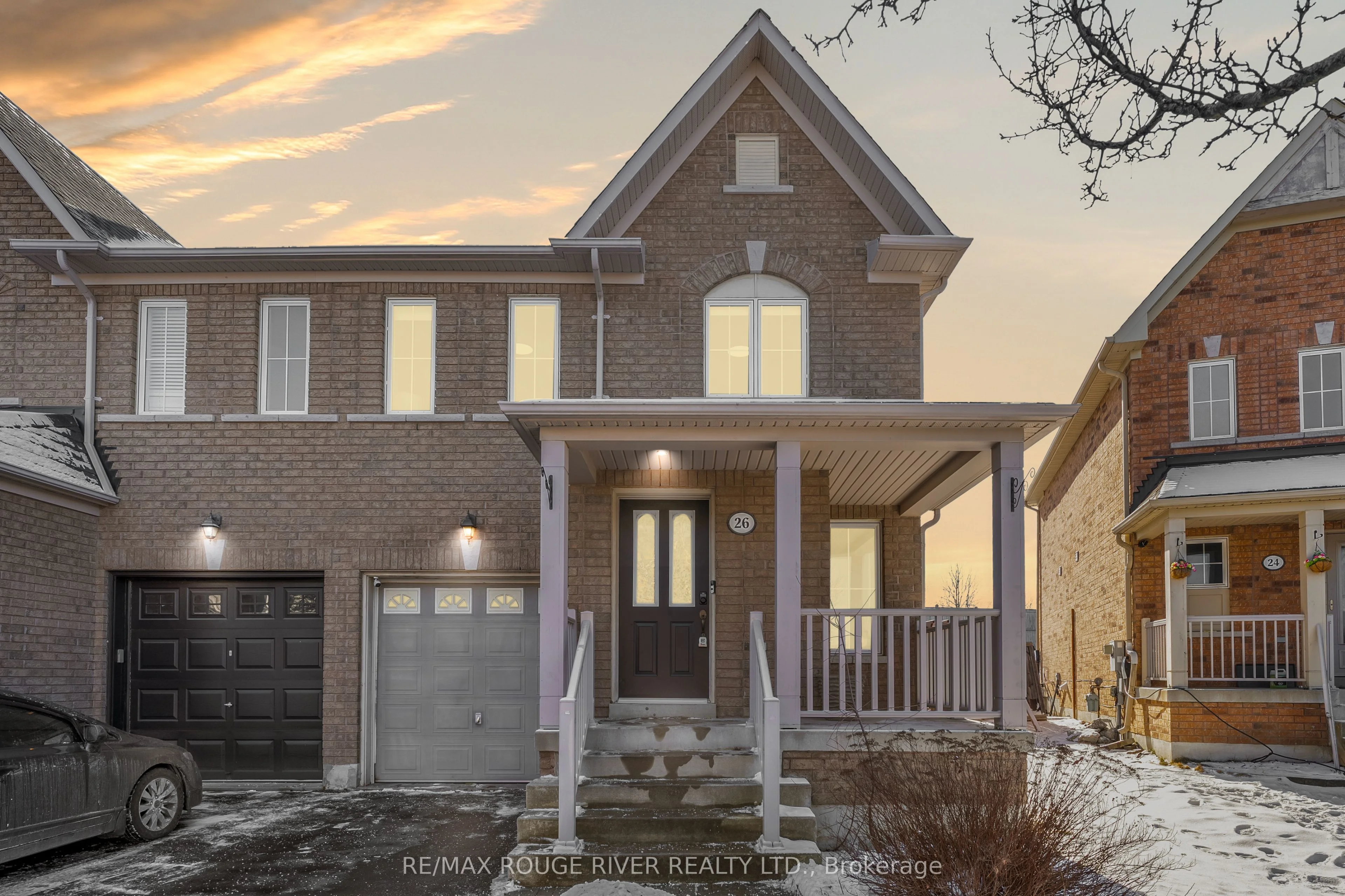 Semi-Detached in Ajax