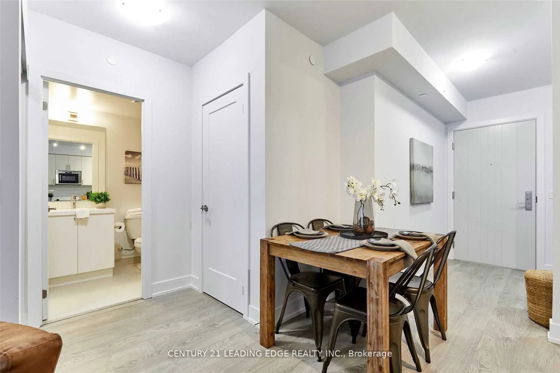 2550 Simcoe Street 1911, Oshawa, ON L1R 0R5