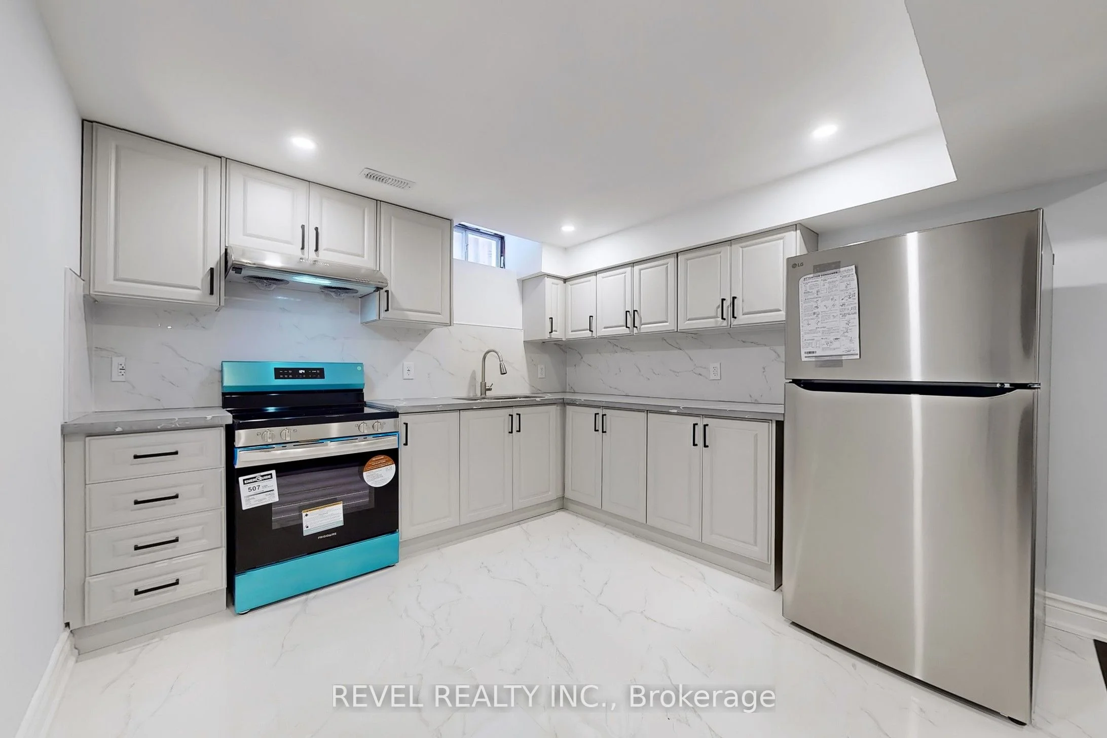 Detached in Whitby