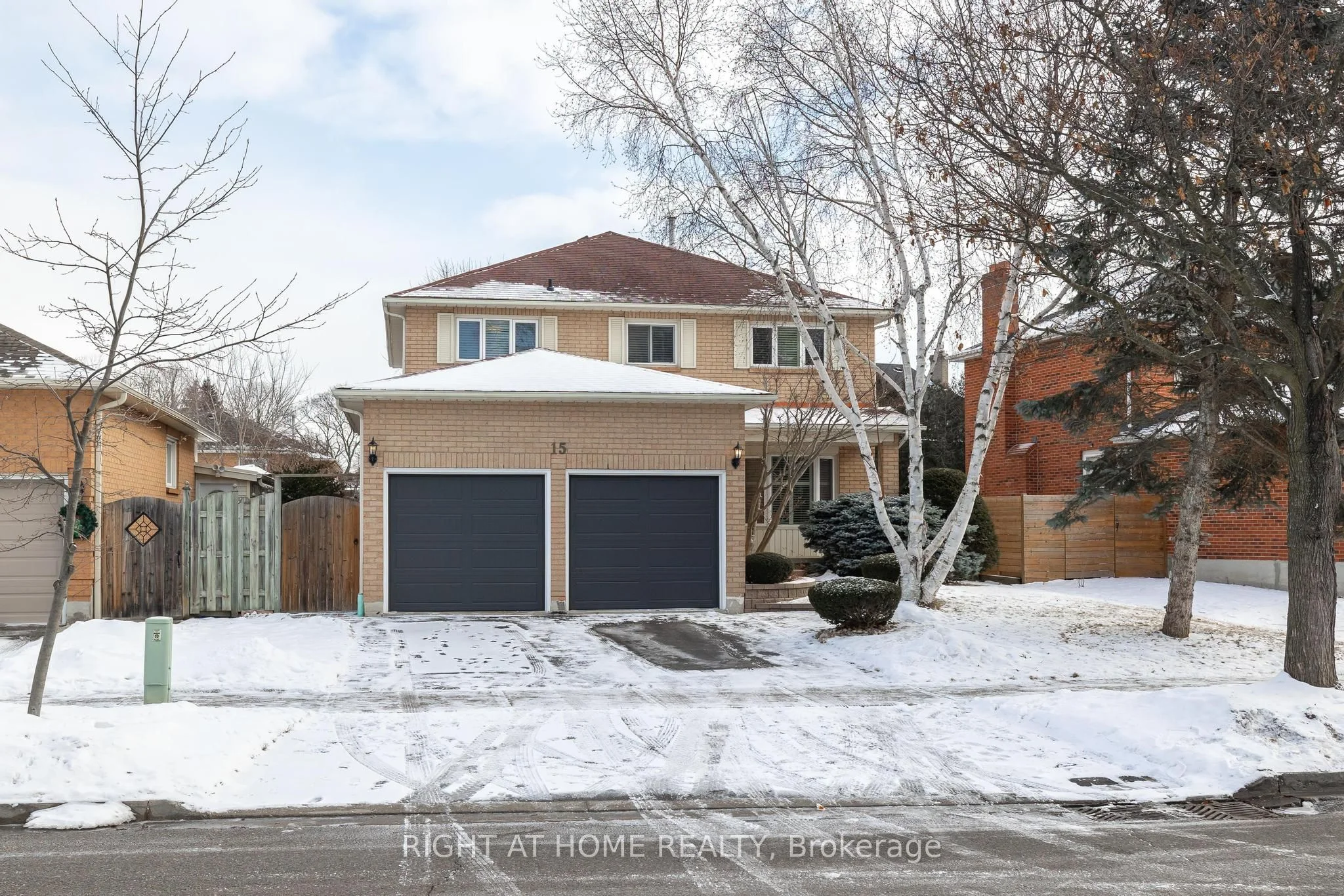 Detached in Whitby