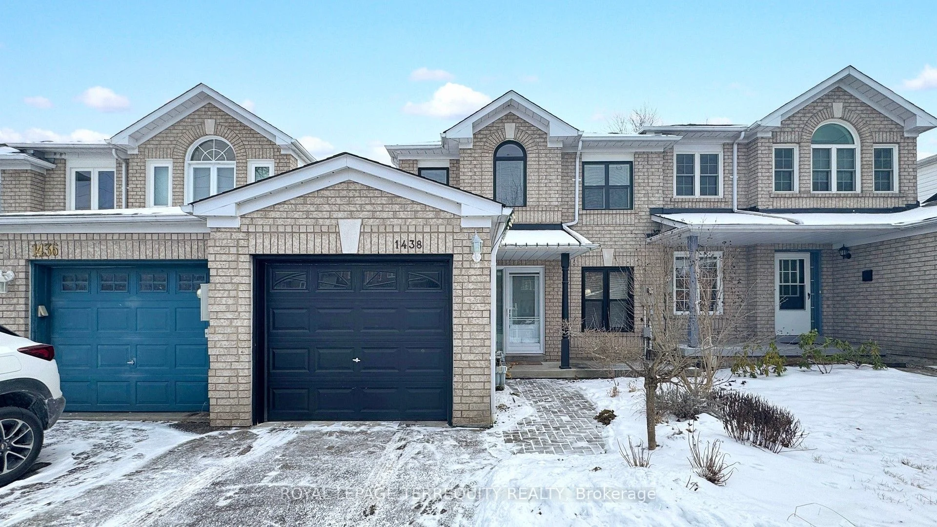 Att/Row/Townhouse in Pickering