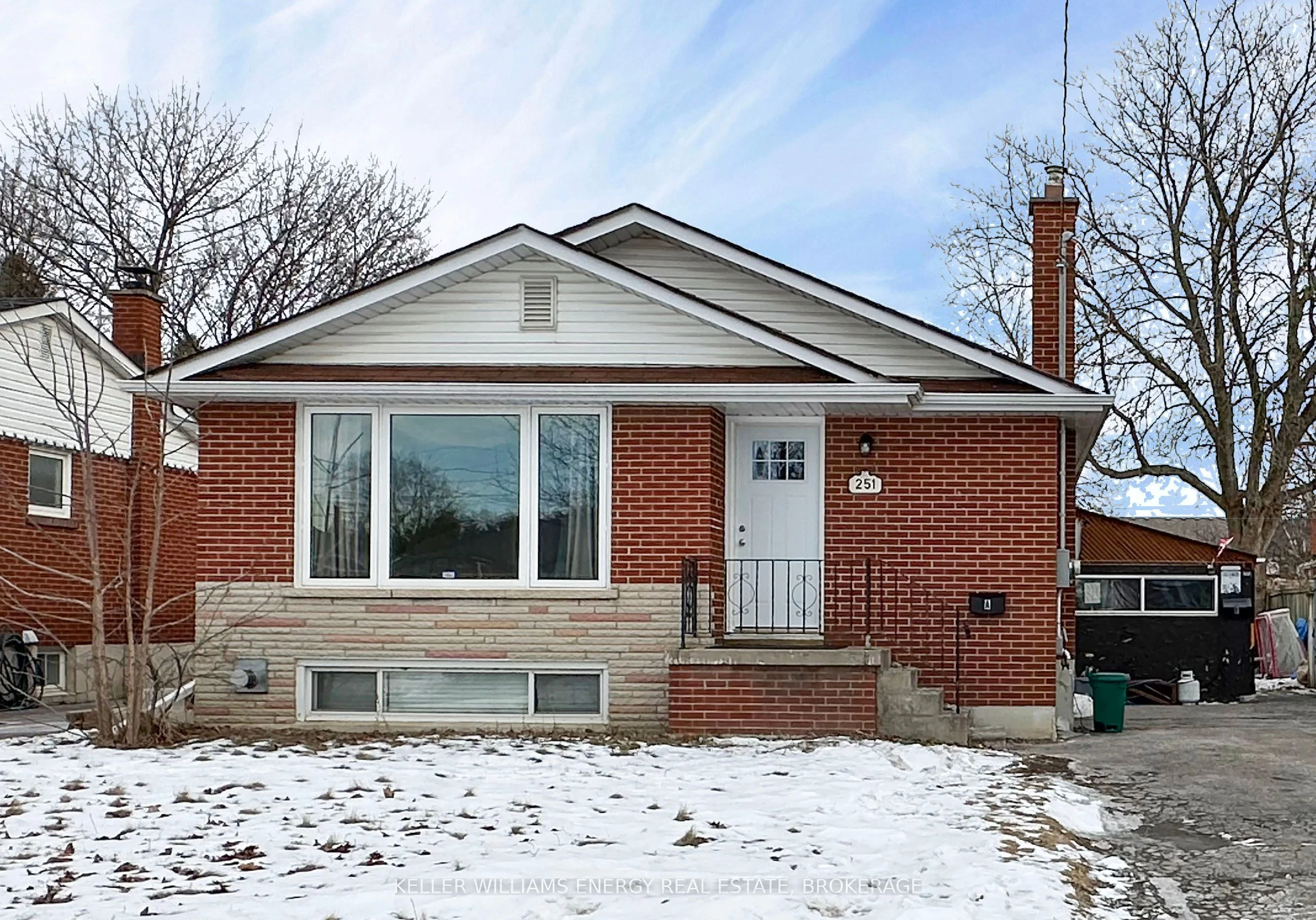 251 Poplar Street Main, Oshawa, On L1h 6p6