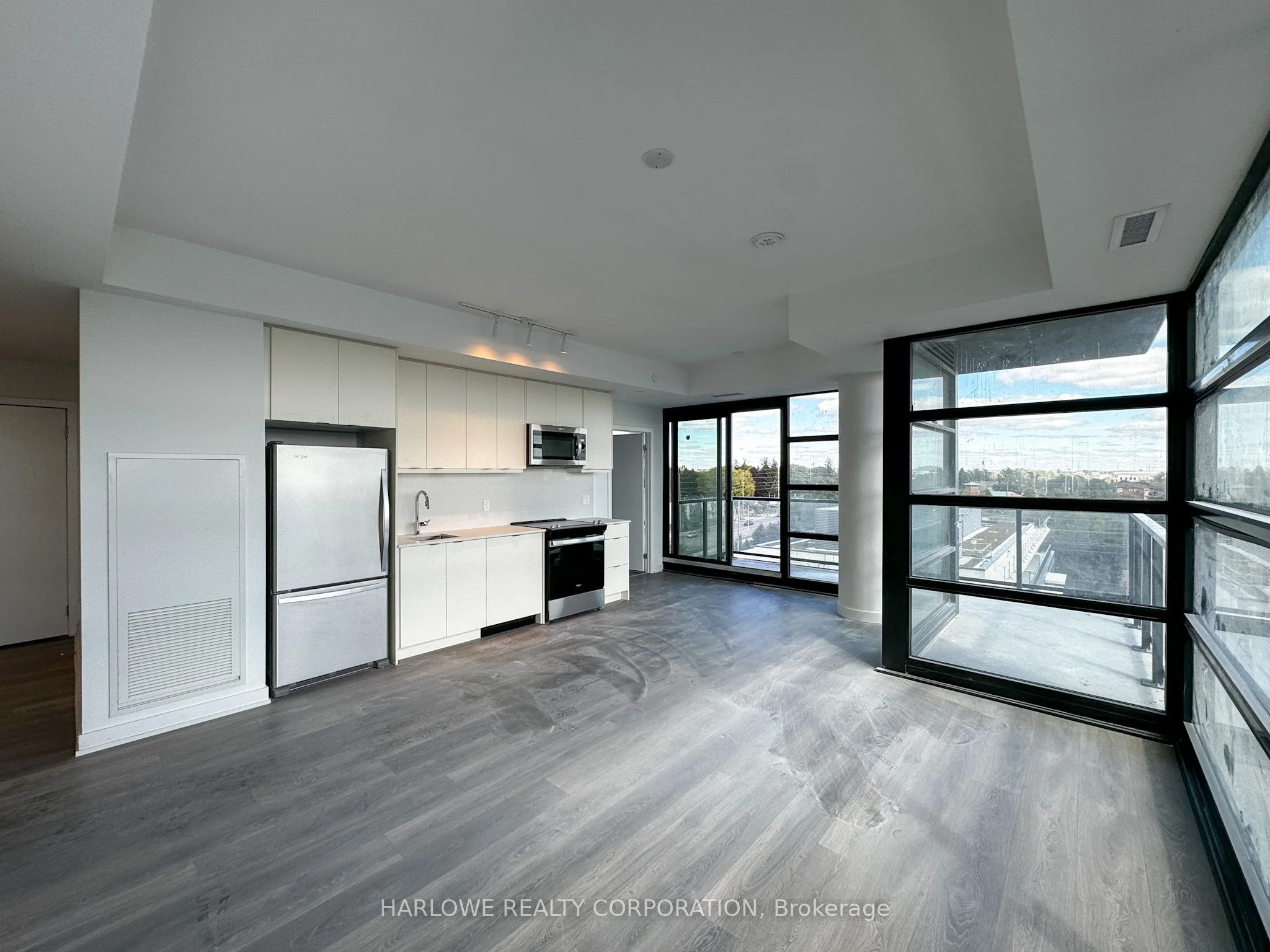 Condo Apartment in Whitby
