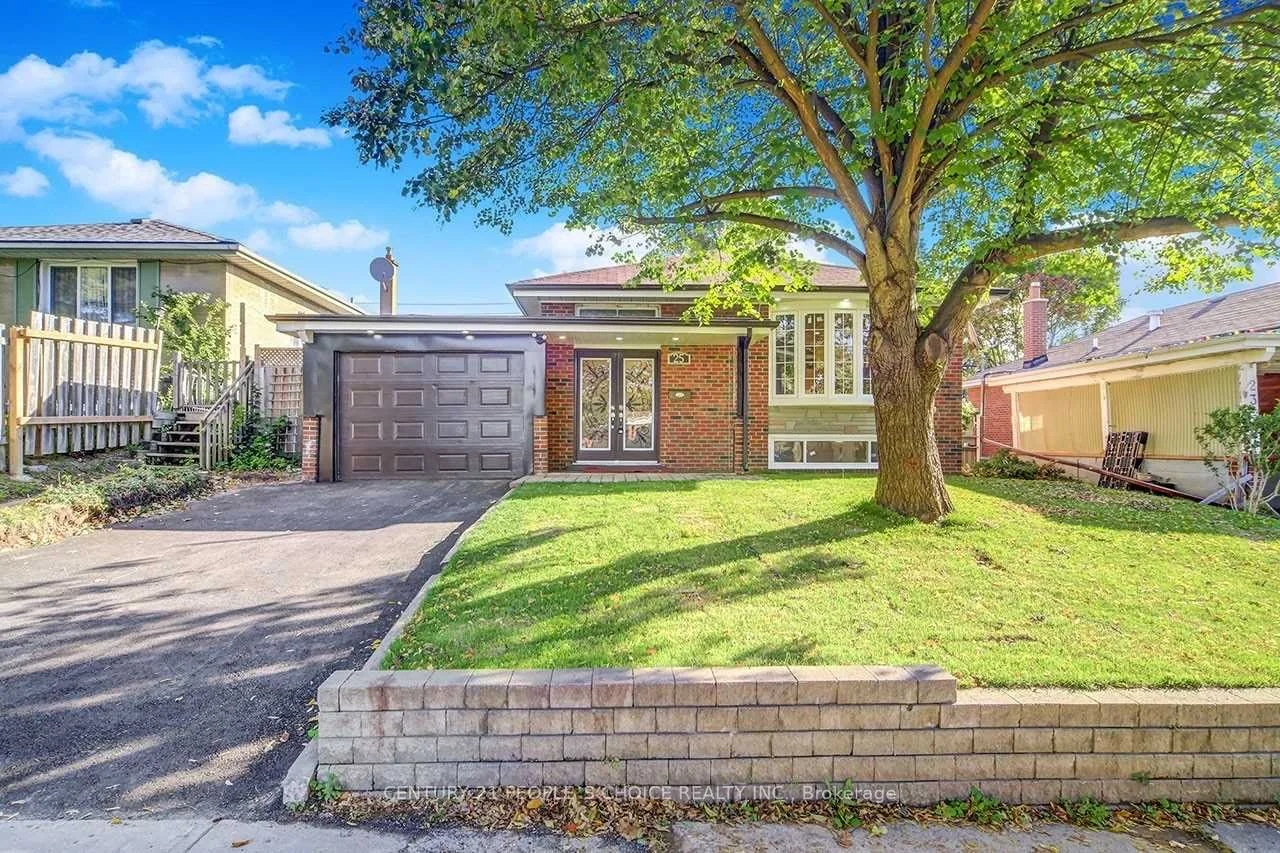 Detached in Toronto