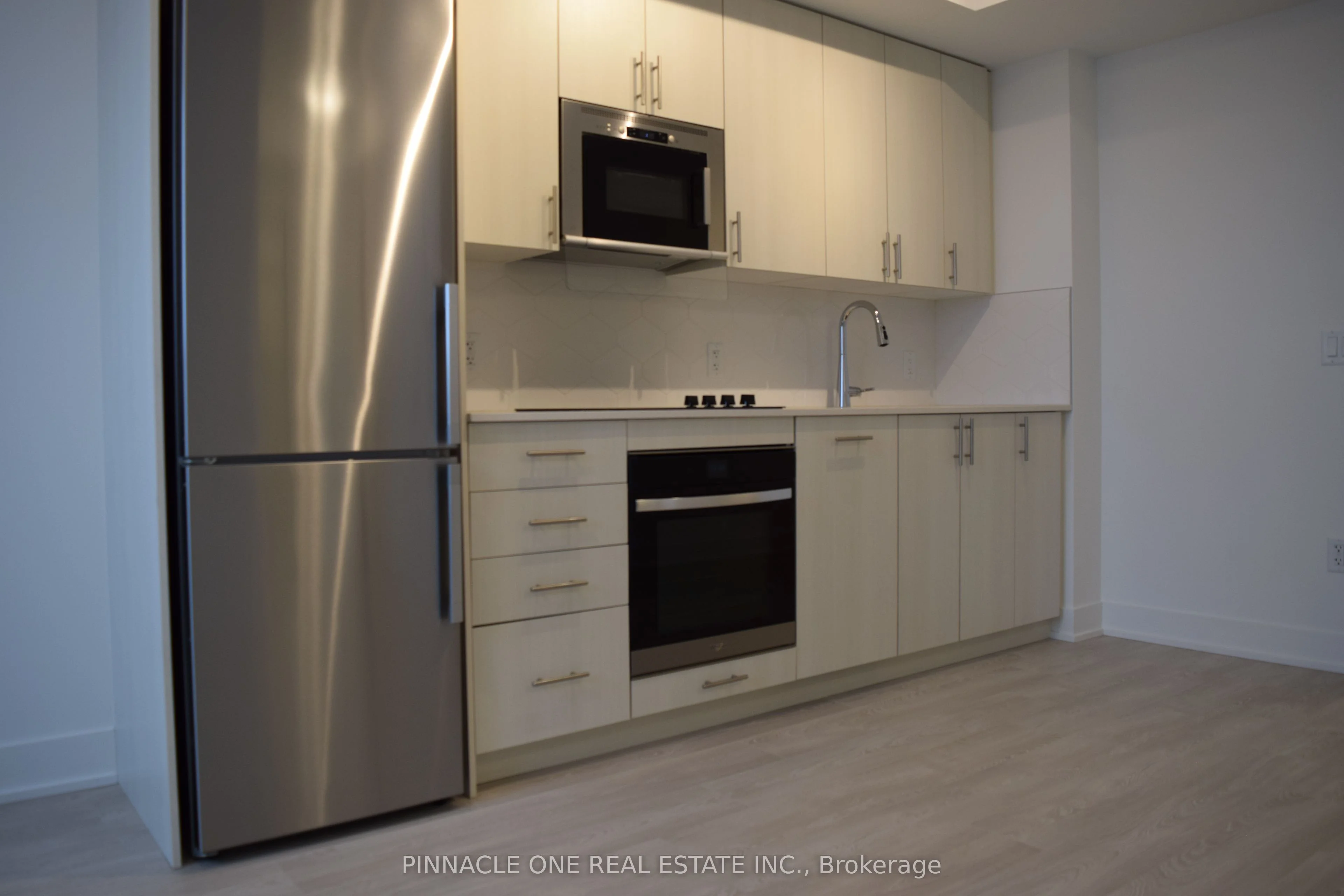 2545 Simcoe Street N 1803, Oshawa, ON L1L 0W3